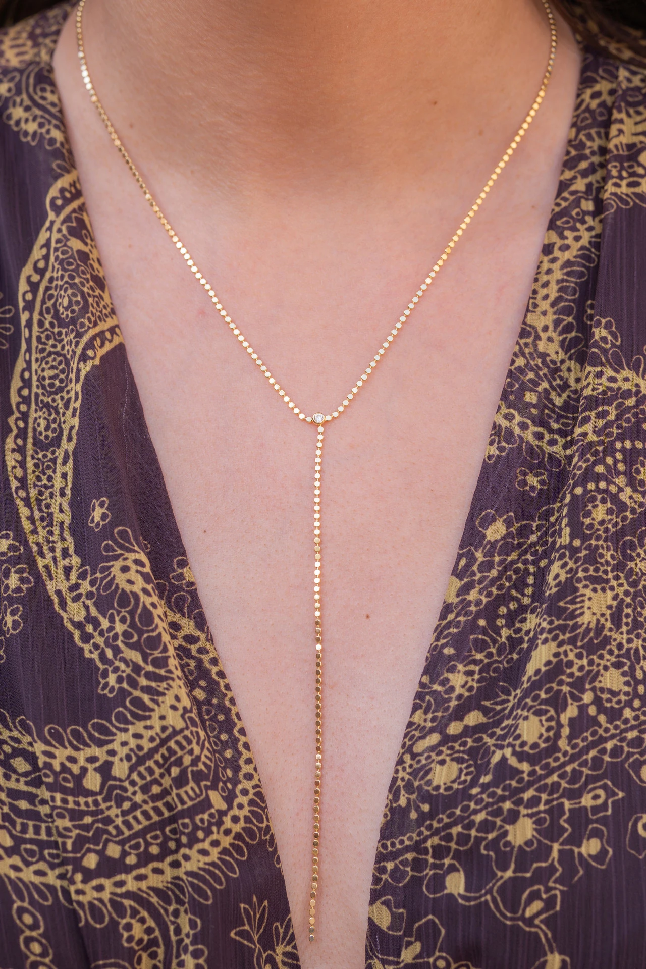 Altın Renkli Tektaş Detaylı İnce Zincir Kolye