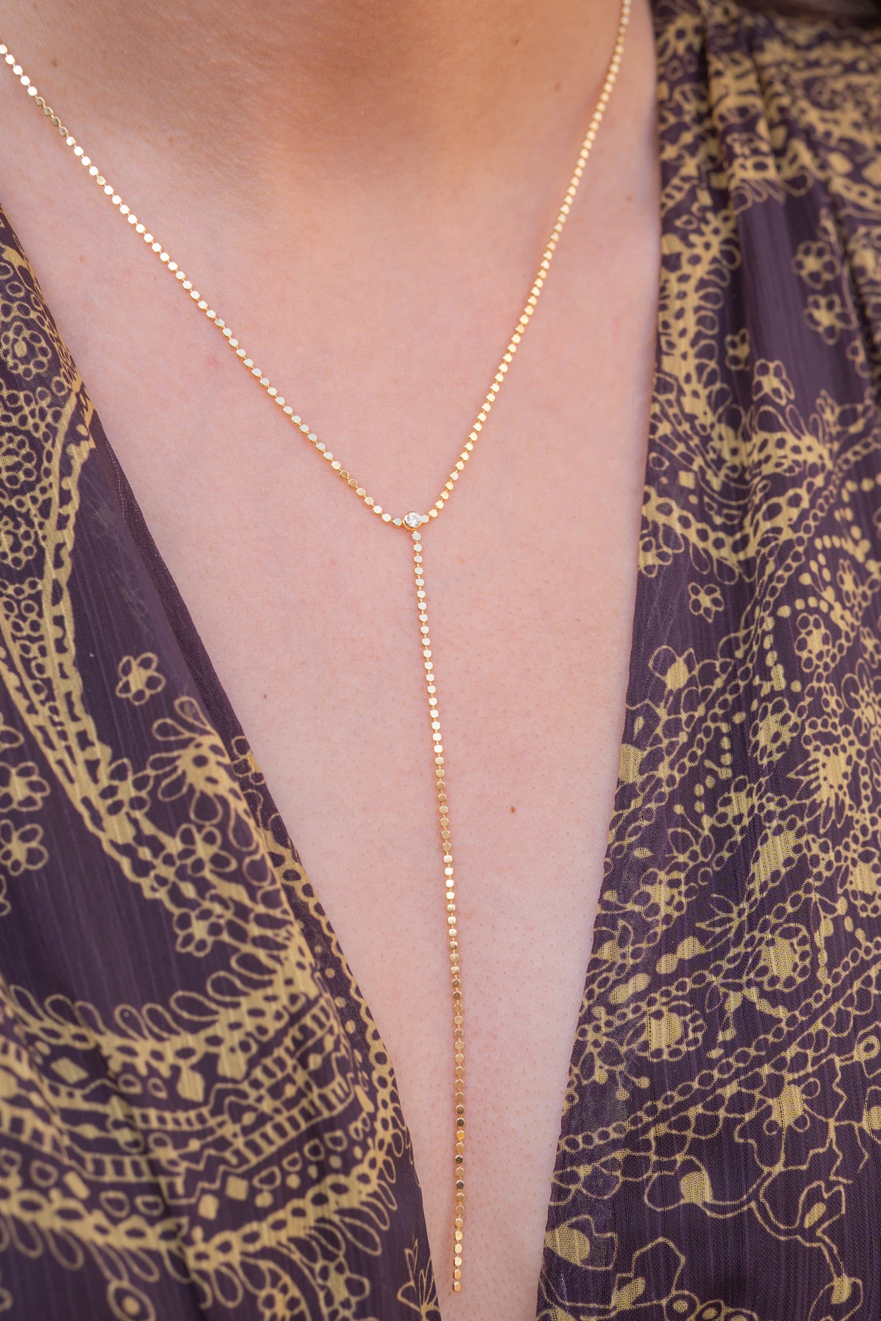 Altın Renkli Tektaş Detaylı İnce Zincir Kolye