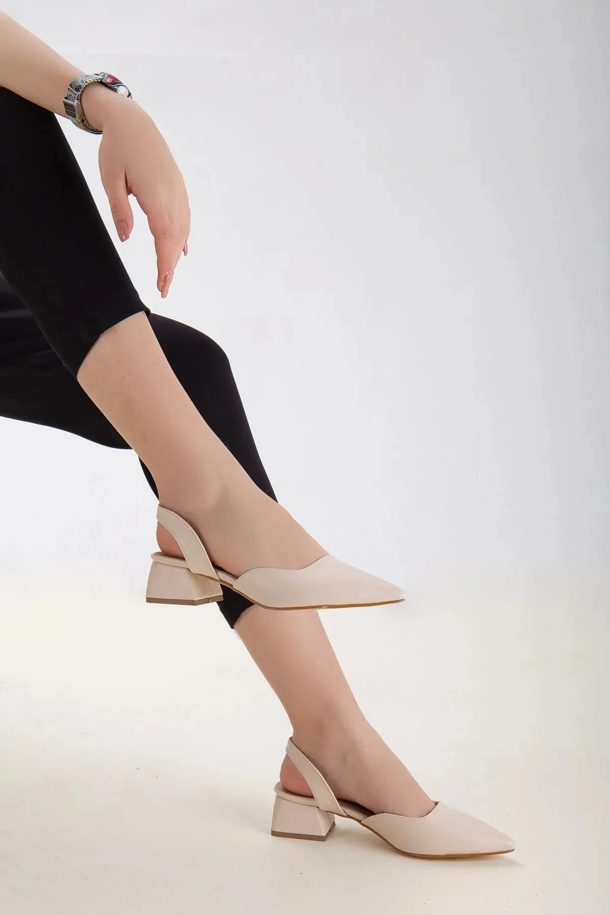 Solara Bej Kısa Topuklu Stiletto