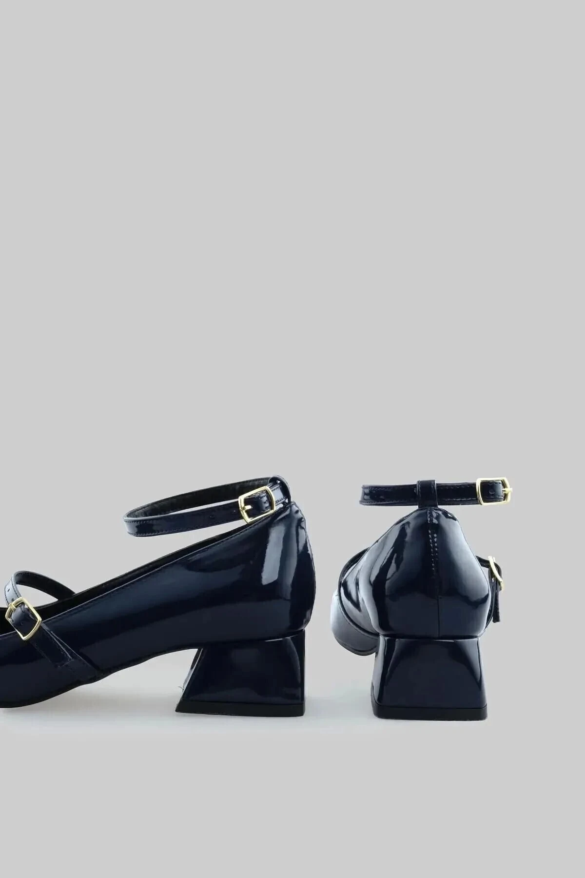 Veloran Siyah Kısa Topuklu Ayakkabı