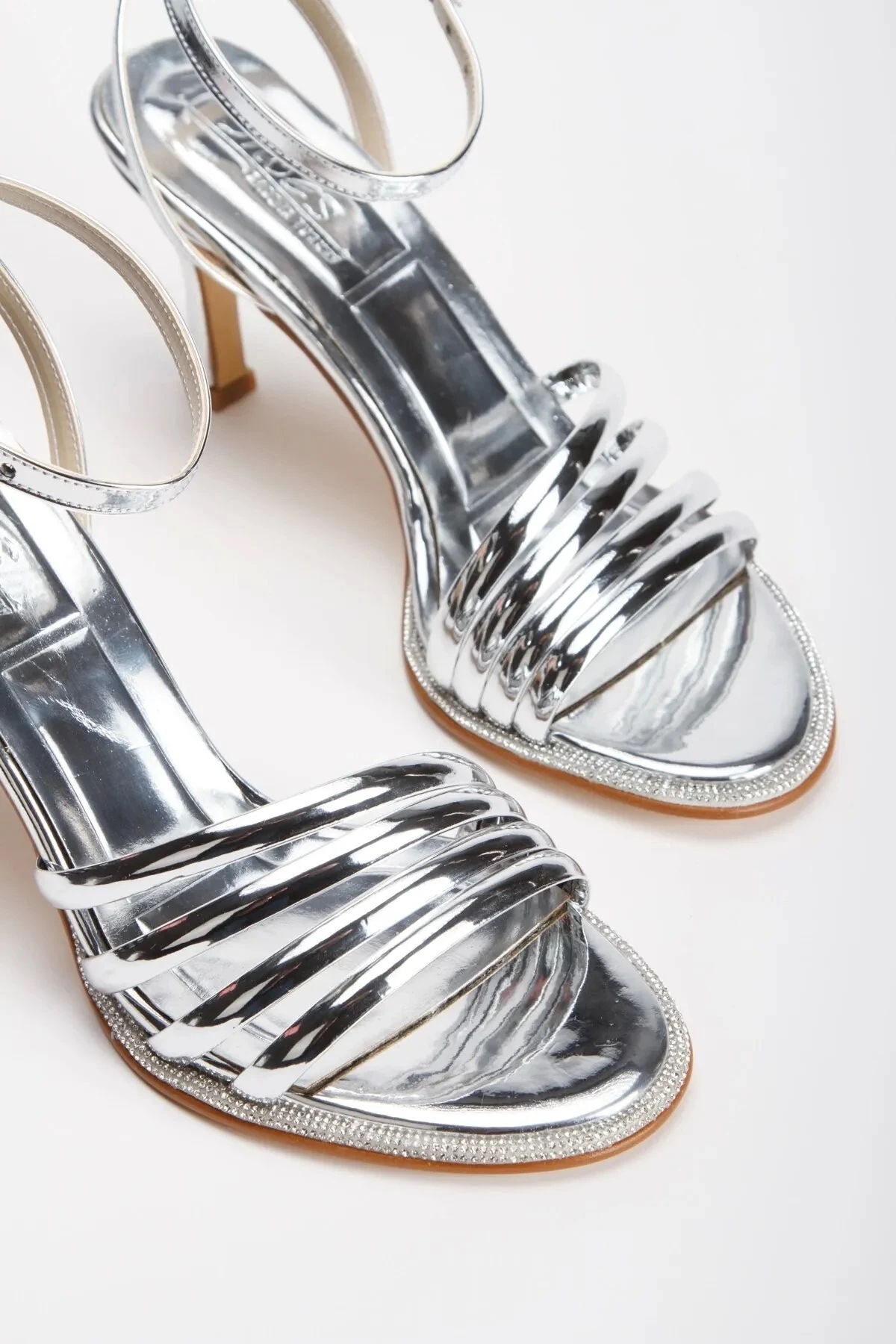 Nivara Gold İnce Topuklu Sandalet - gümüş