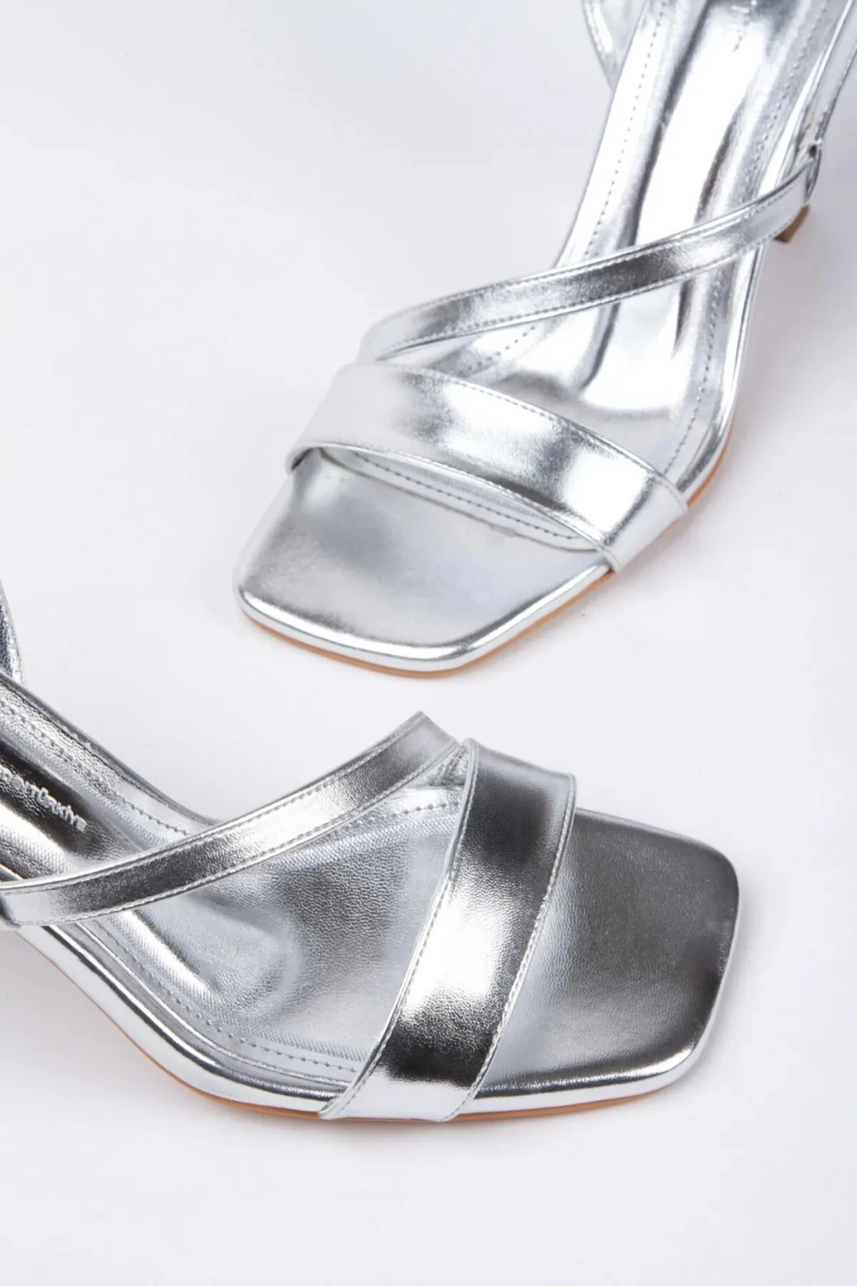 Vega Gümüş İnce Topuklu Sandalet