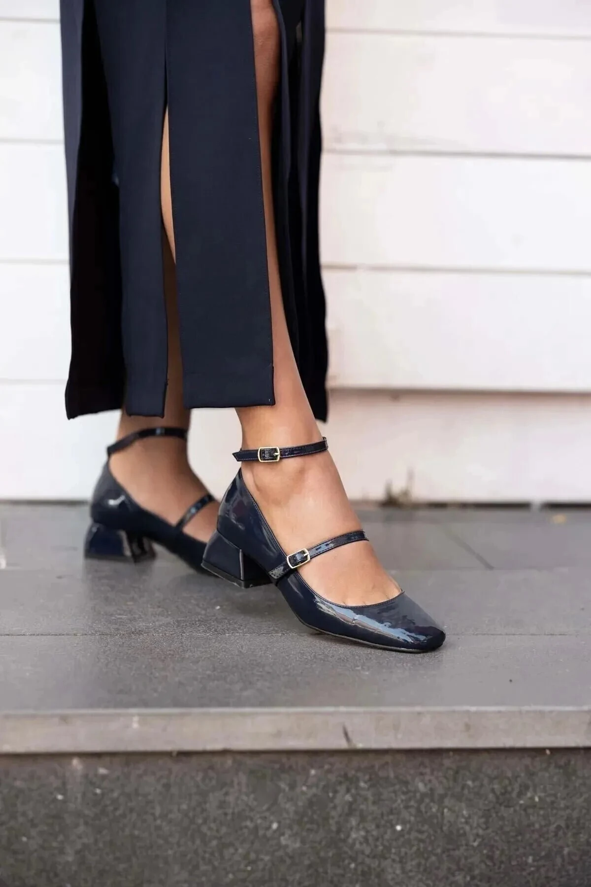 Veloran Siyah Kısa Topuklu Ayakkabı