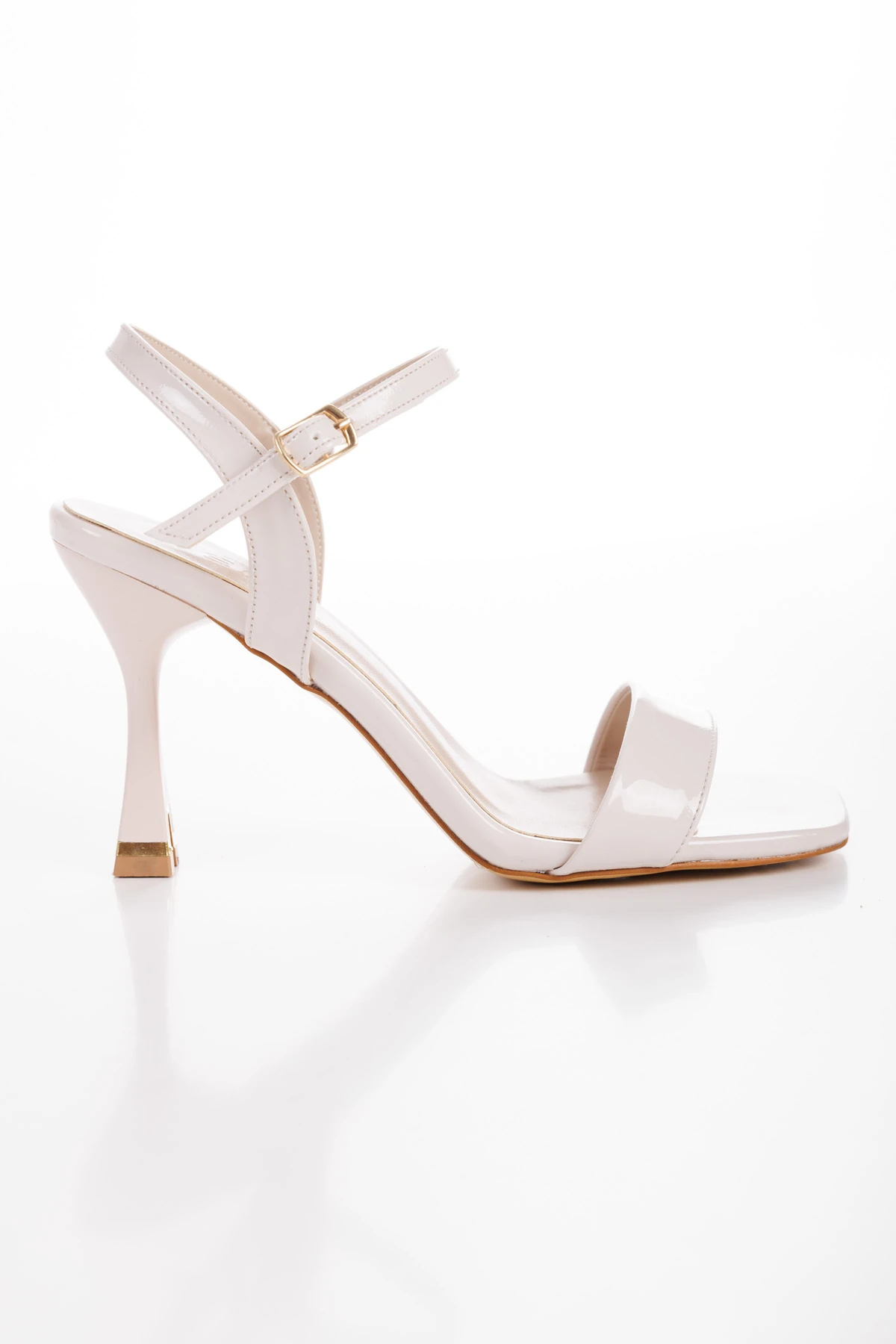 Odera Tek Bantlı Nude Rugan Topuklu Ayakkabı