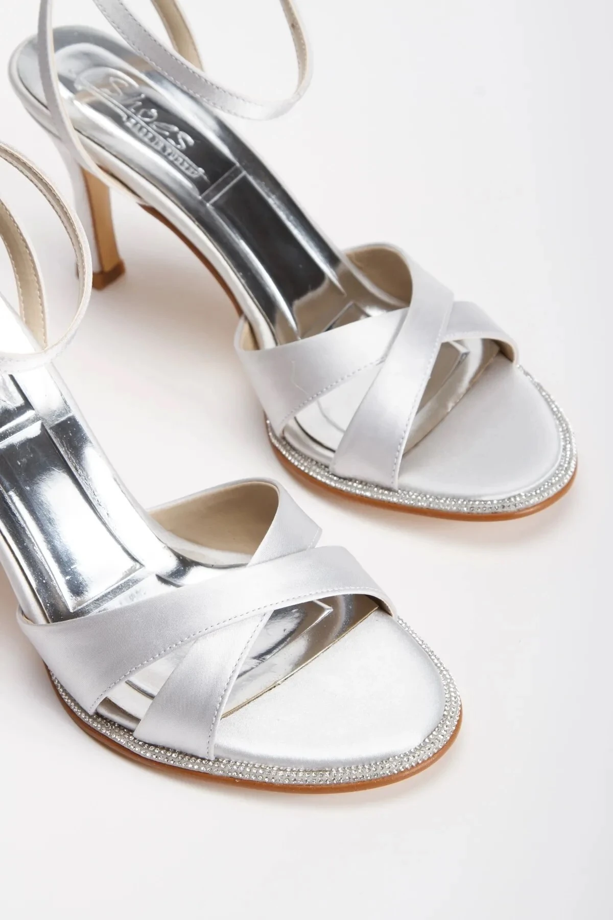 Vespera Gümüş Saten İnce Topuklu Sandalet - gümüş