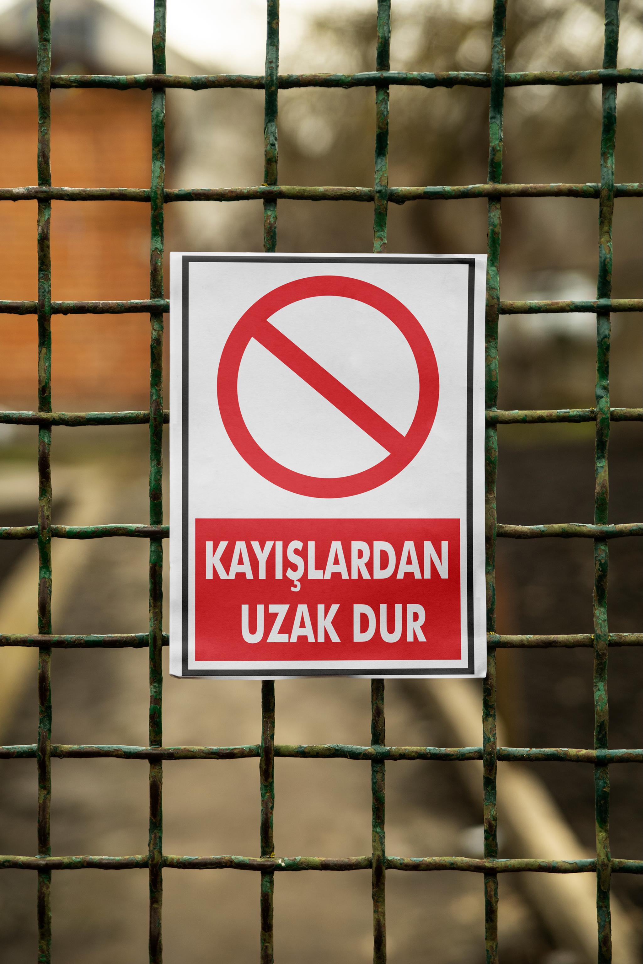 Kayışlardan Uzak Dur - İSG Uyarı Levhası