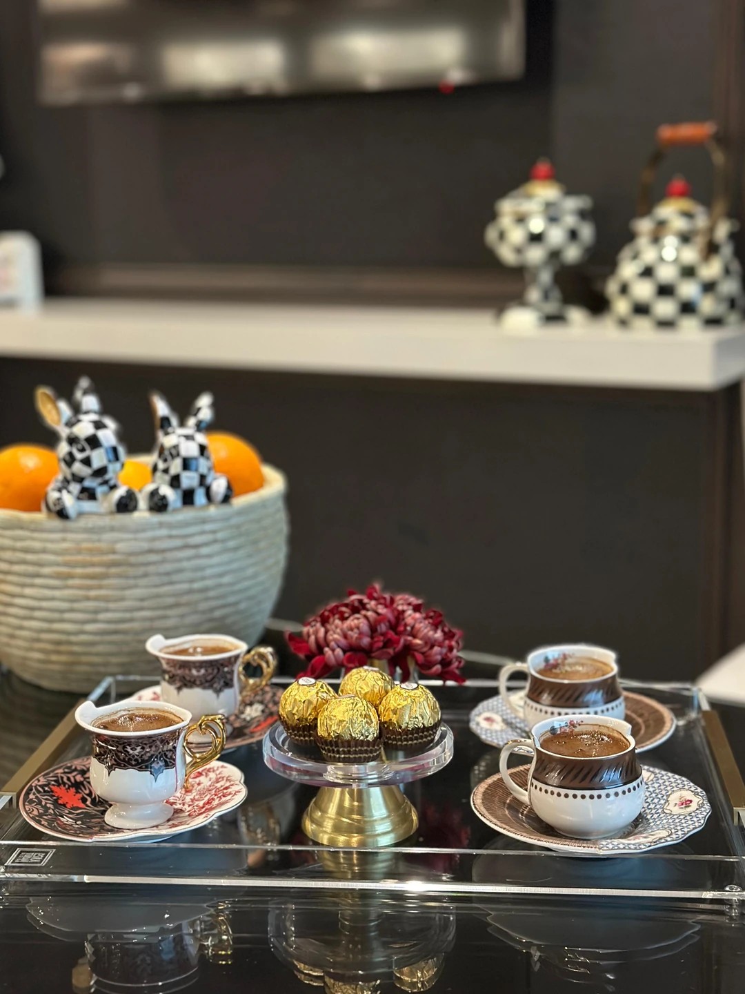 PİRİNÇ DETAYLI BÜYÜK PLEKSİ TEPSİ