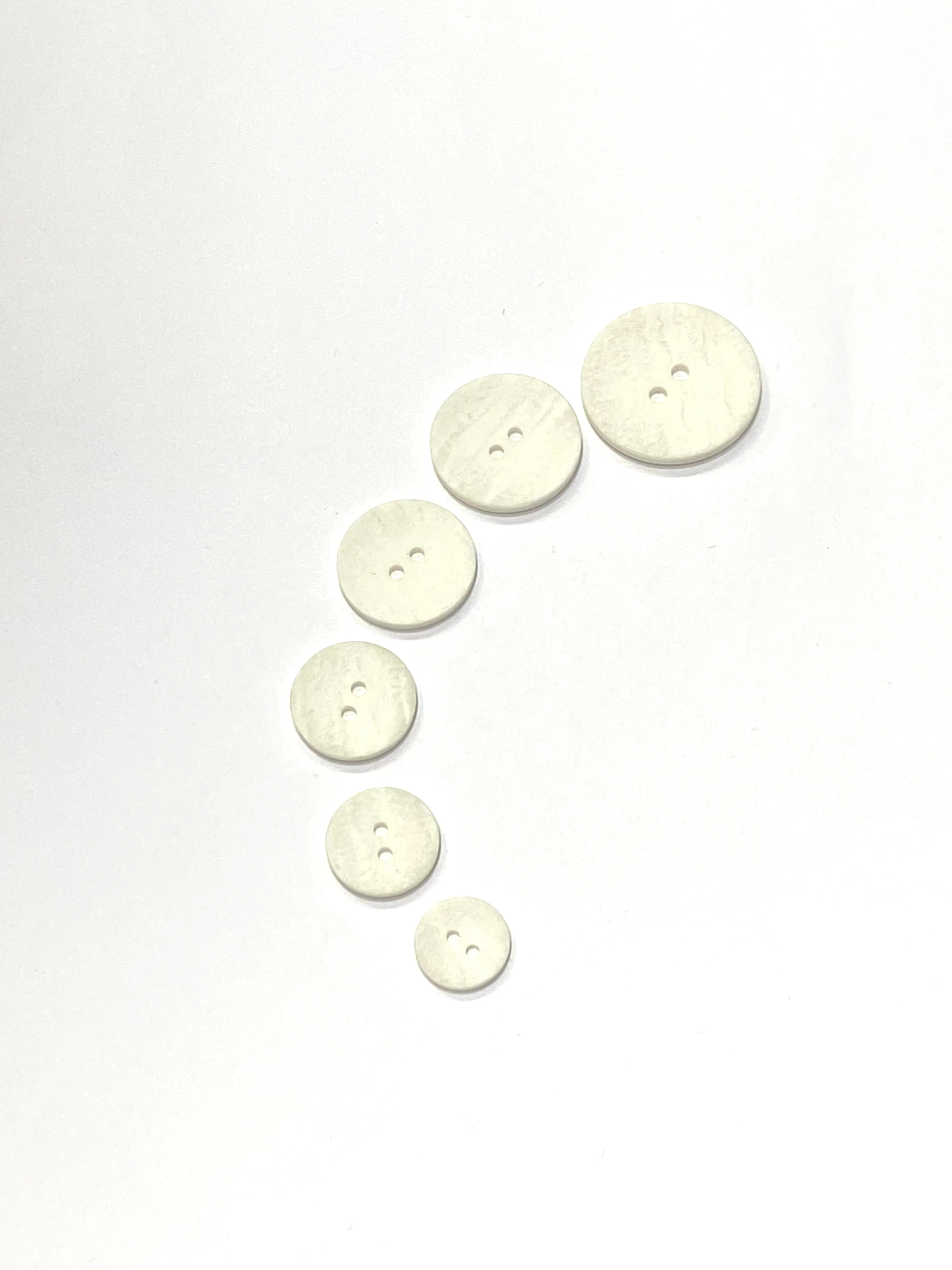 Ahşap Görünümlü Plastik Düğme / 6 lı set Beyaz/02742 /