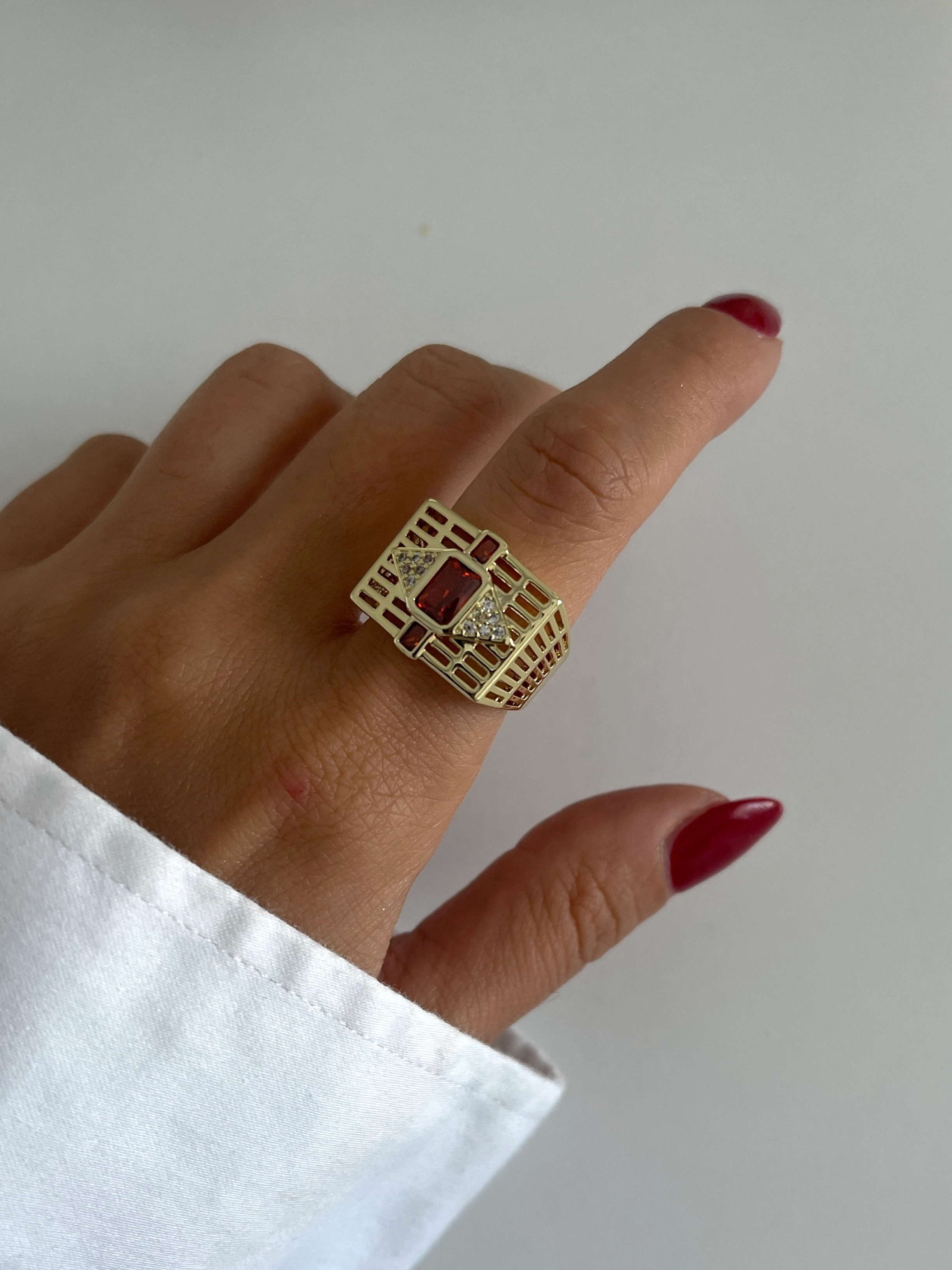 Bordo Taş Gold Yüzük