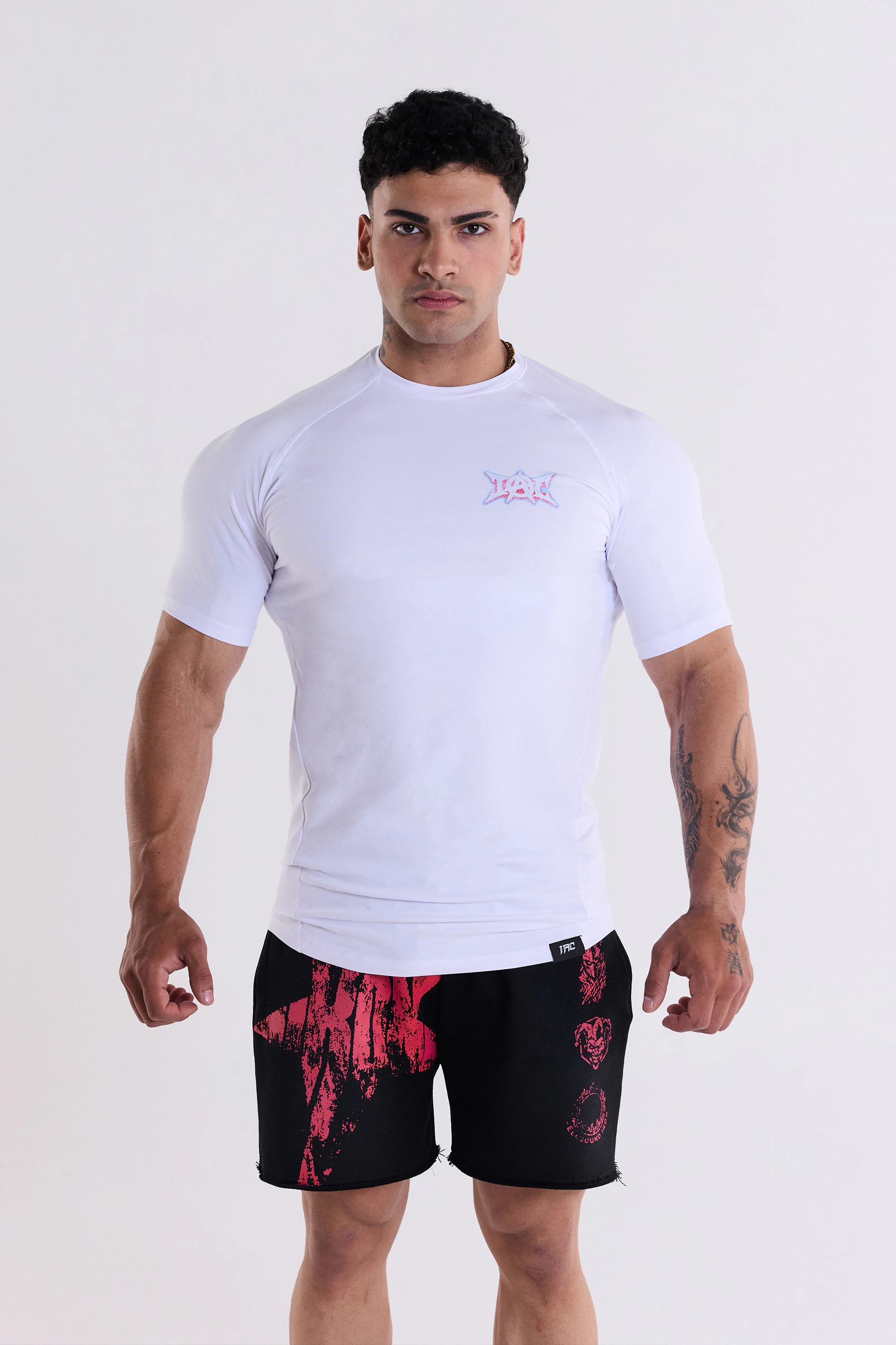 Hero & Villain Muscle-Fit T-Shirt - Beyaz