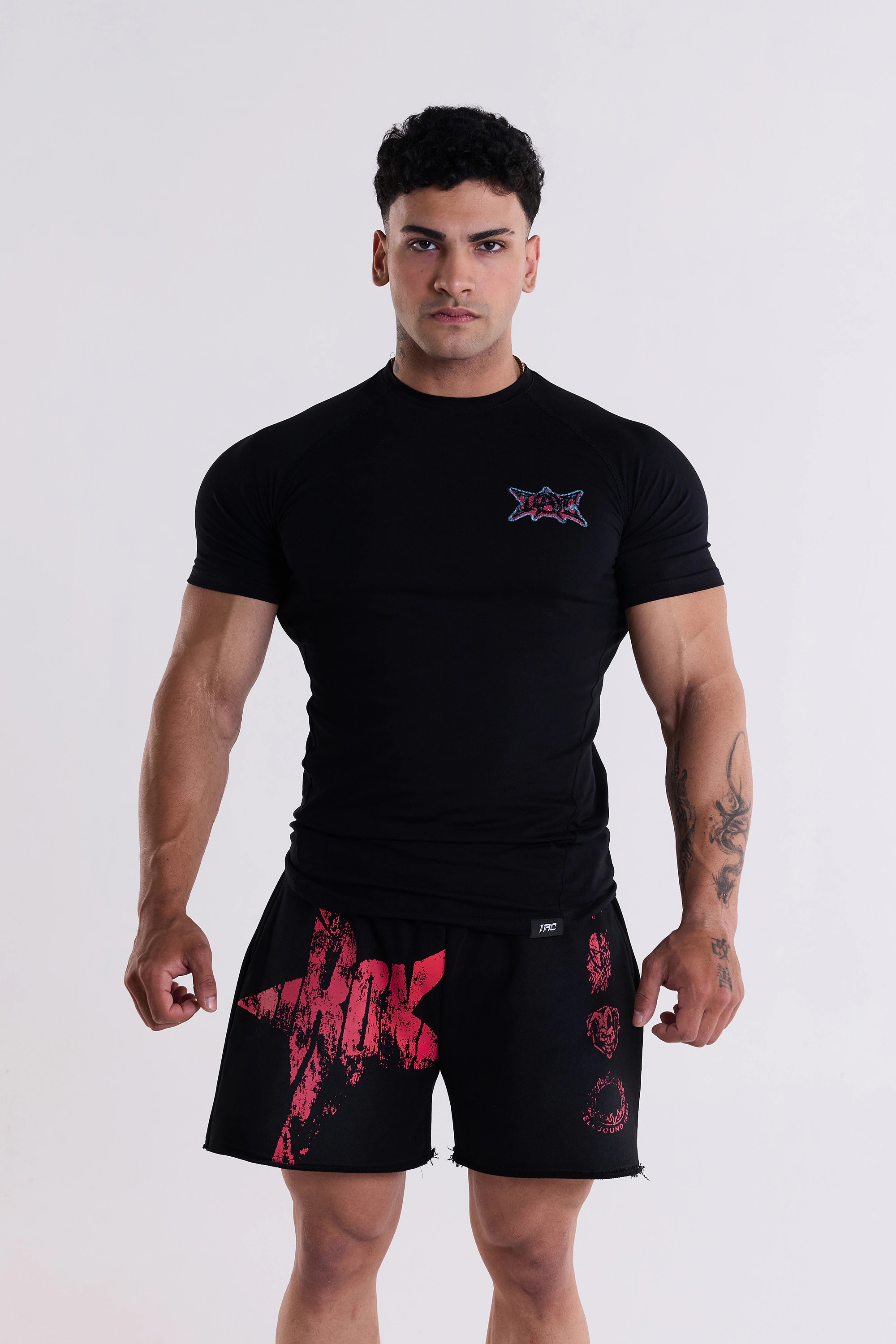 Hero & Villain Muscle-Fit T-Shirt - Siyah
