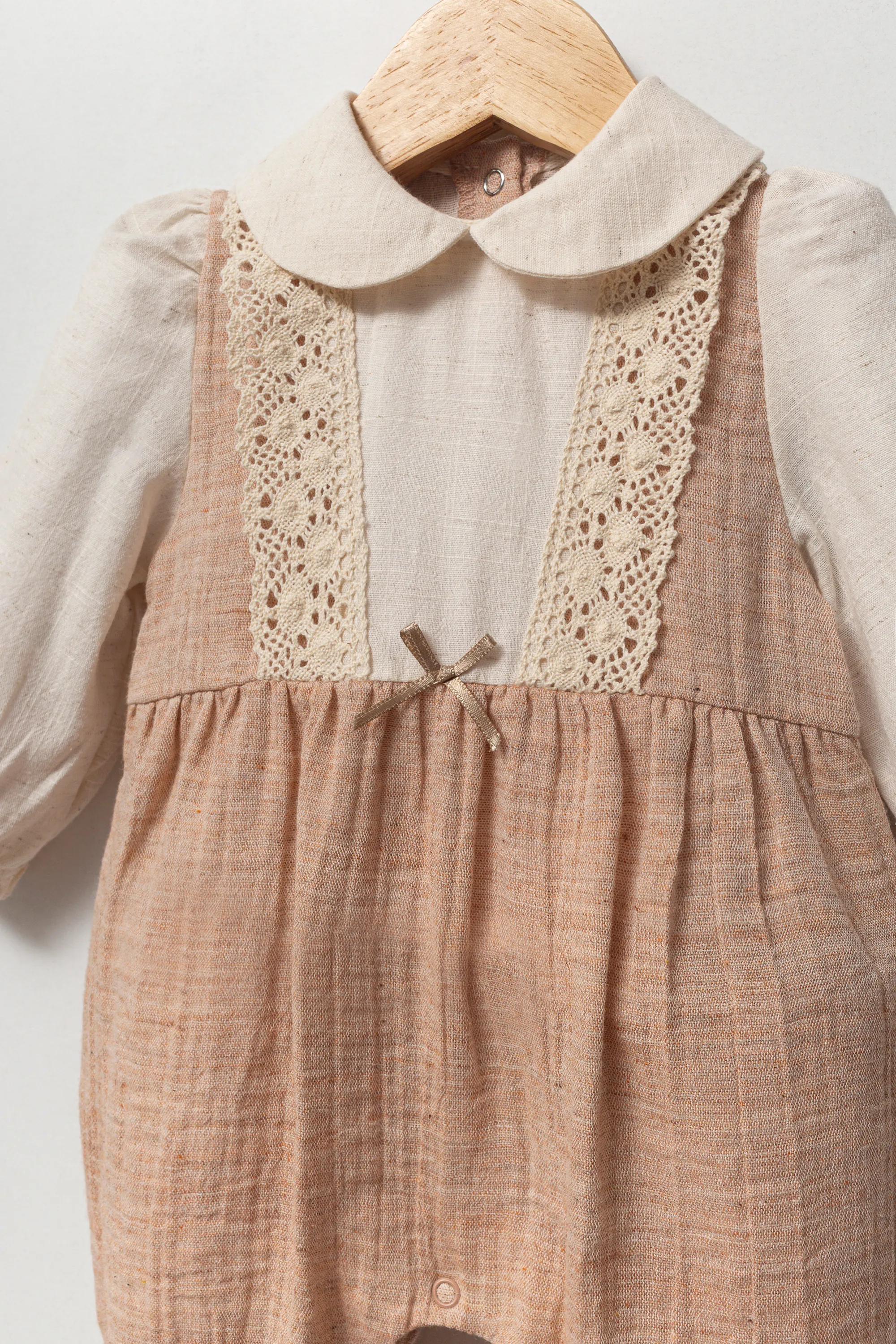 3-6-9 Ay Kız Bebek Şık Fiyonklu Tulum