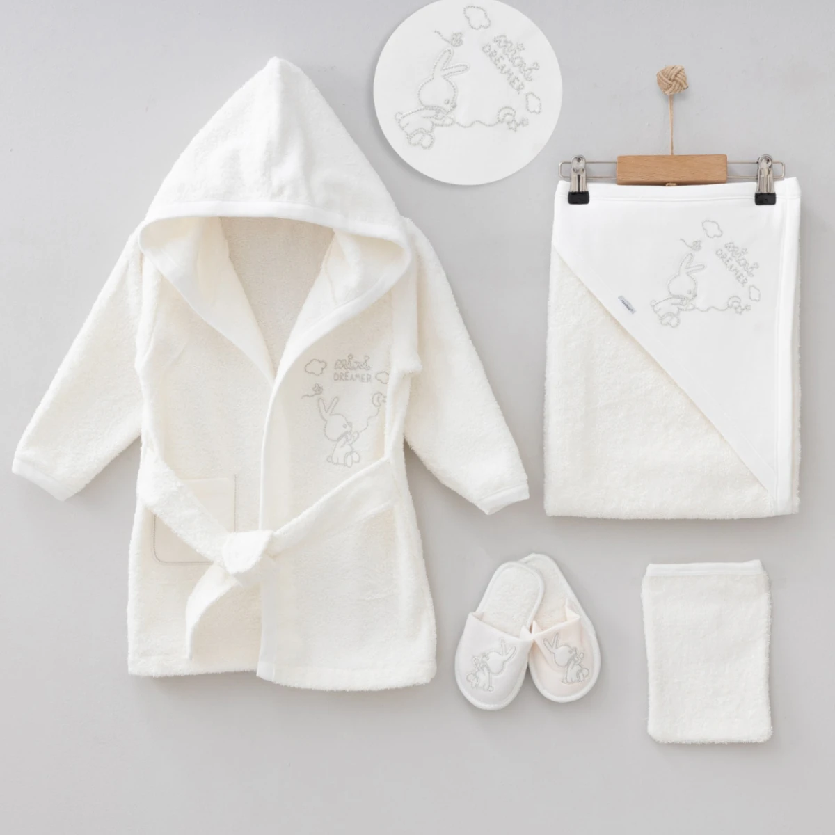 Kız Bebek 0-12 AY Rüyacı Bornoz Seti