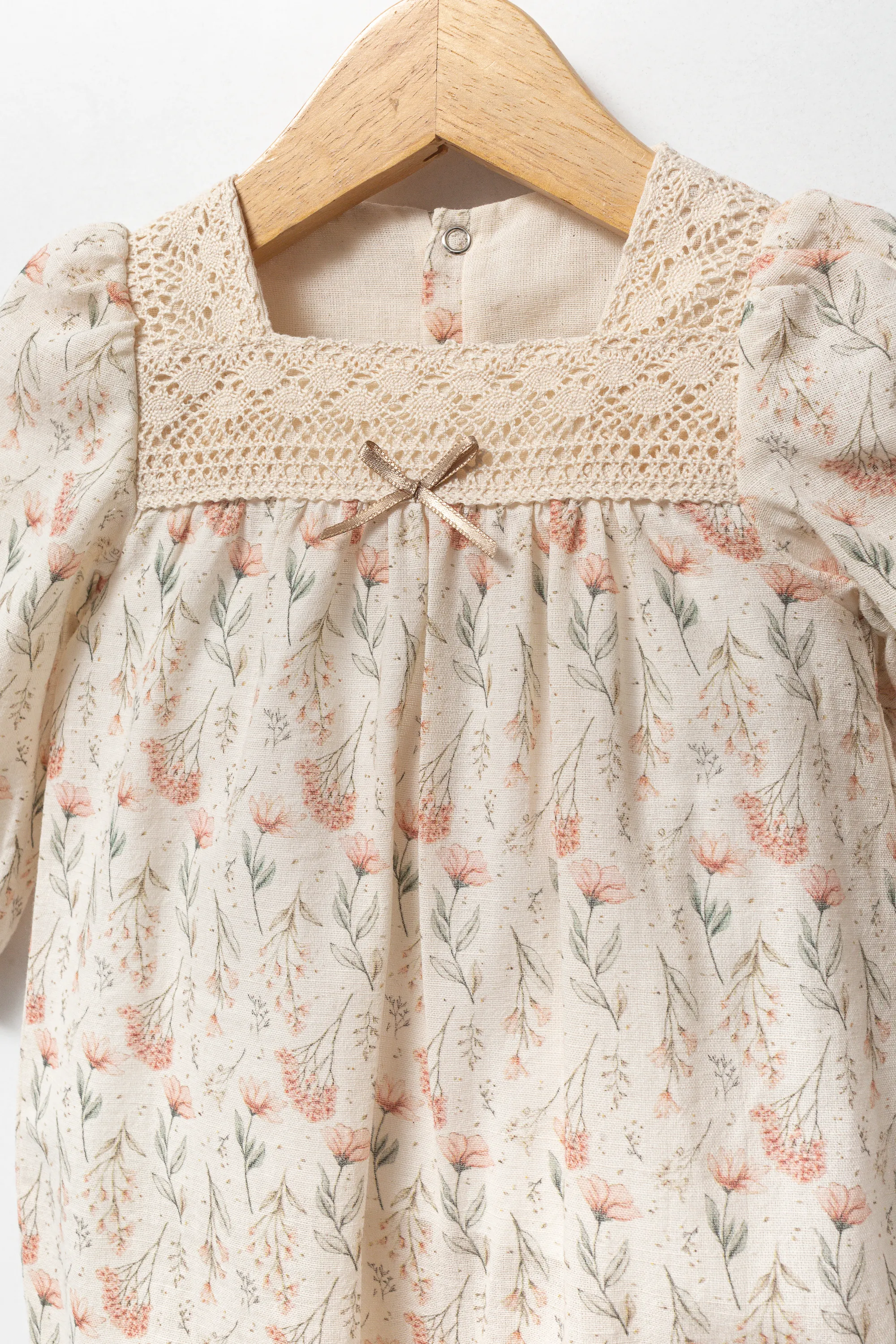 3-6-9 Ay Kız Bebek Çiçekli Tokalı Florıd Tulum