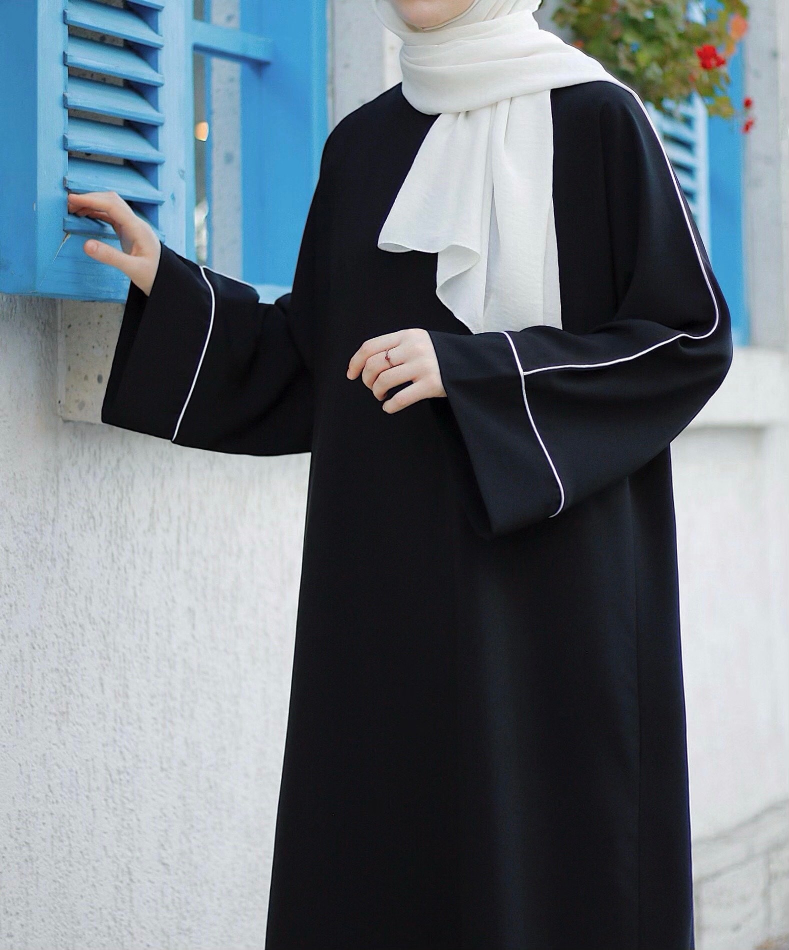 Çizgi Detaylı Abaya