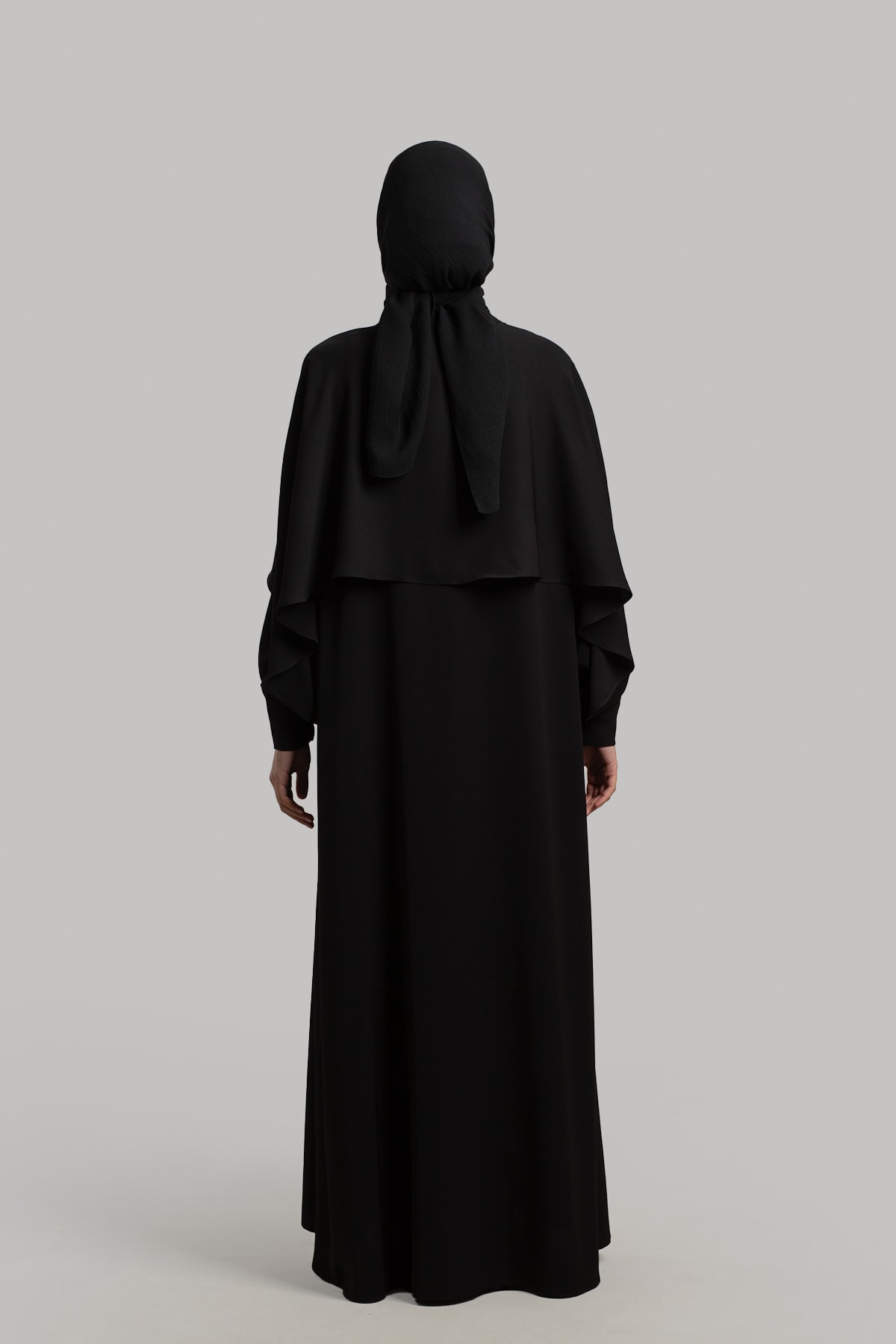 Kolları Rüzgarlıklı Ferace
