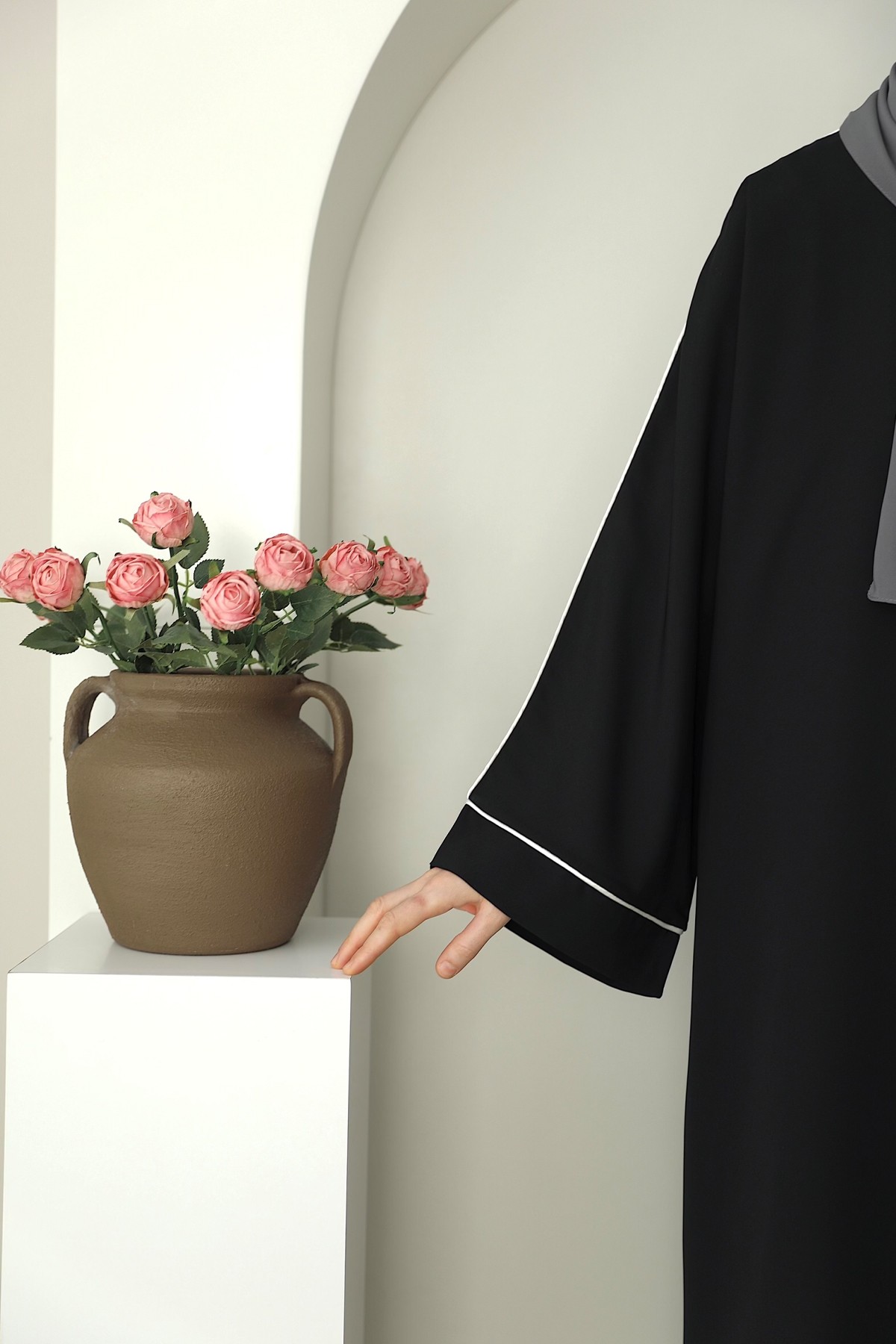 Çizgi Detaylı Abaya