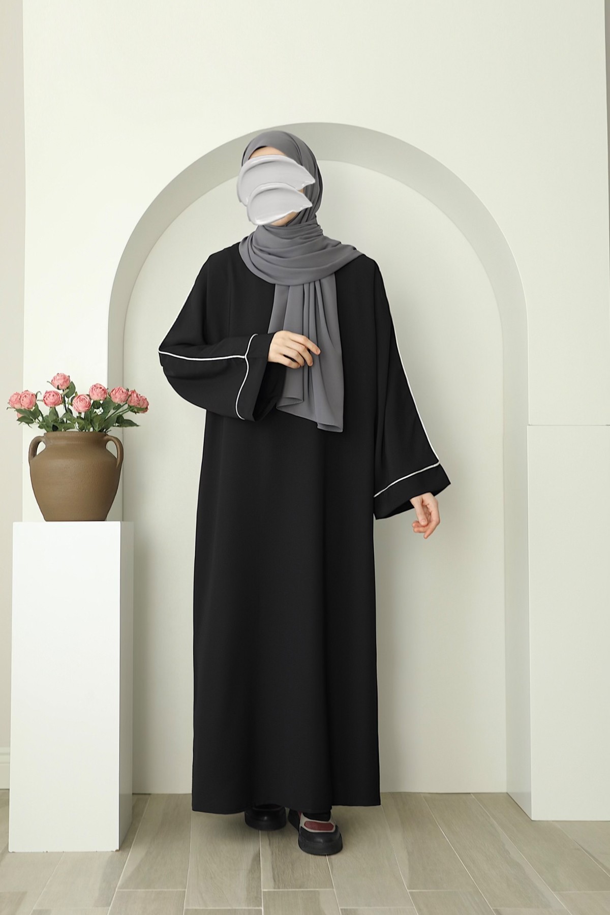 Çizgi Detaylı Abaya
