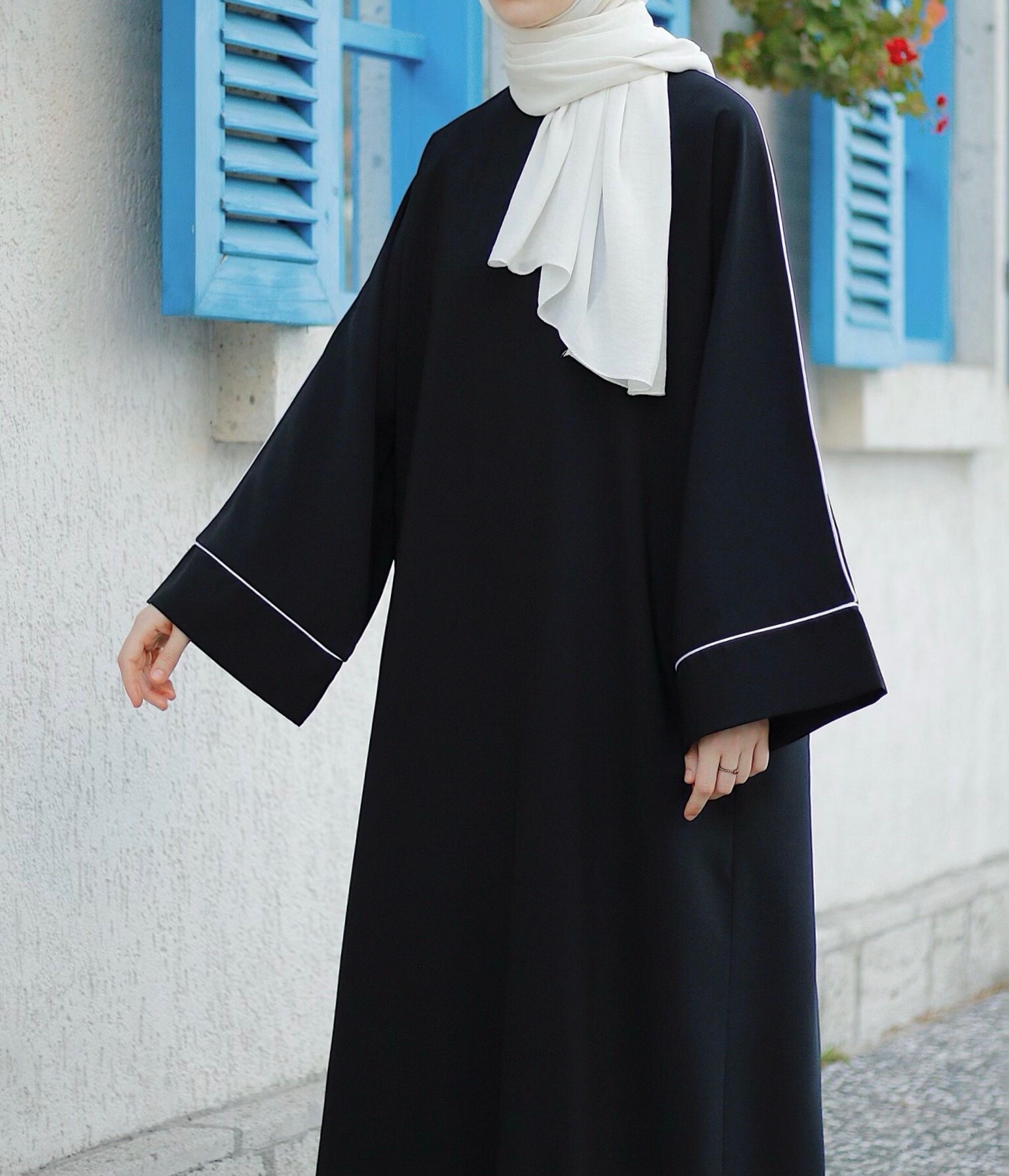 Çizgi Detaylı Abaya