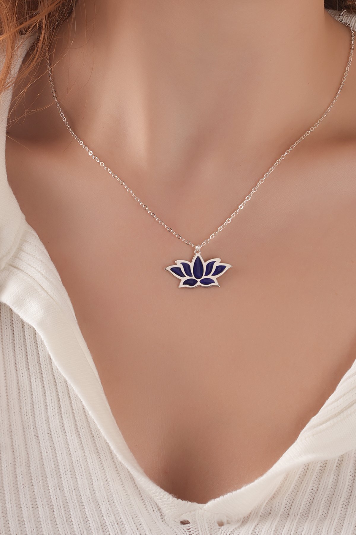925 Ayar Gümüş Lotus Tasarımlı Kolye