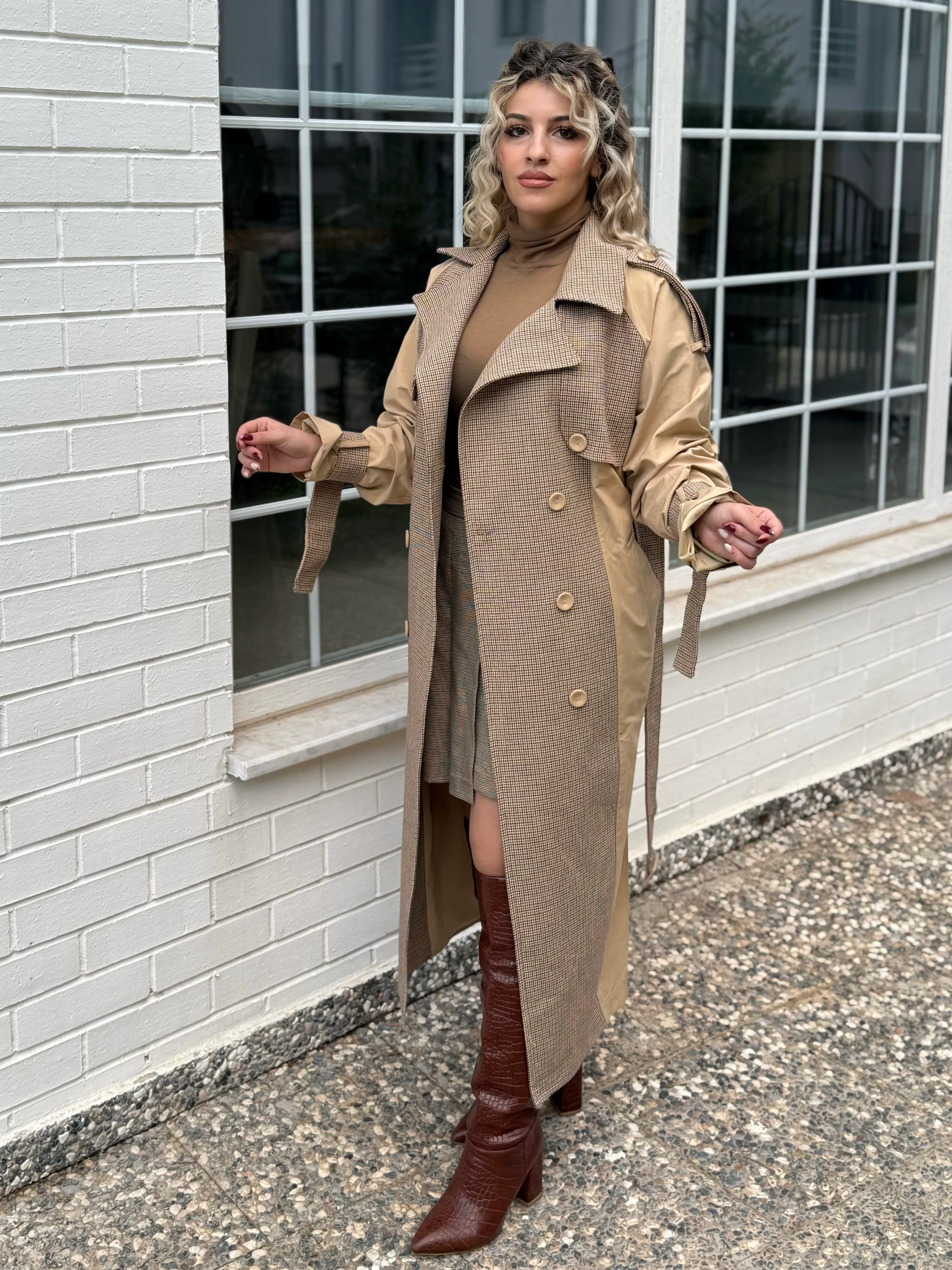 Açık Kahverengi Kareli Desenli Trençkot