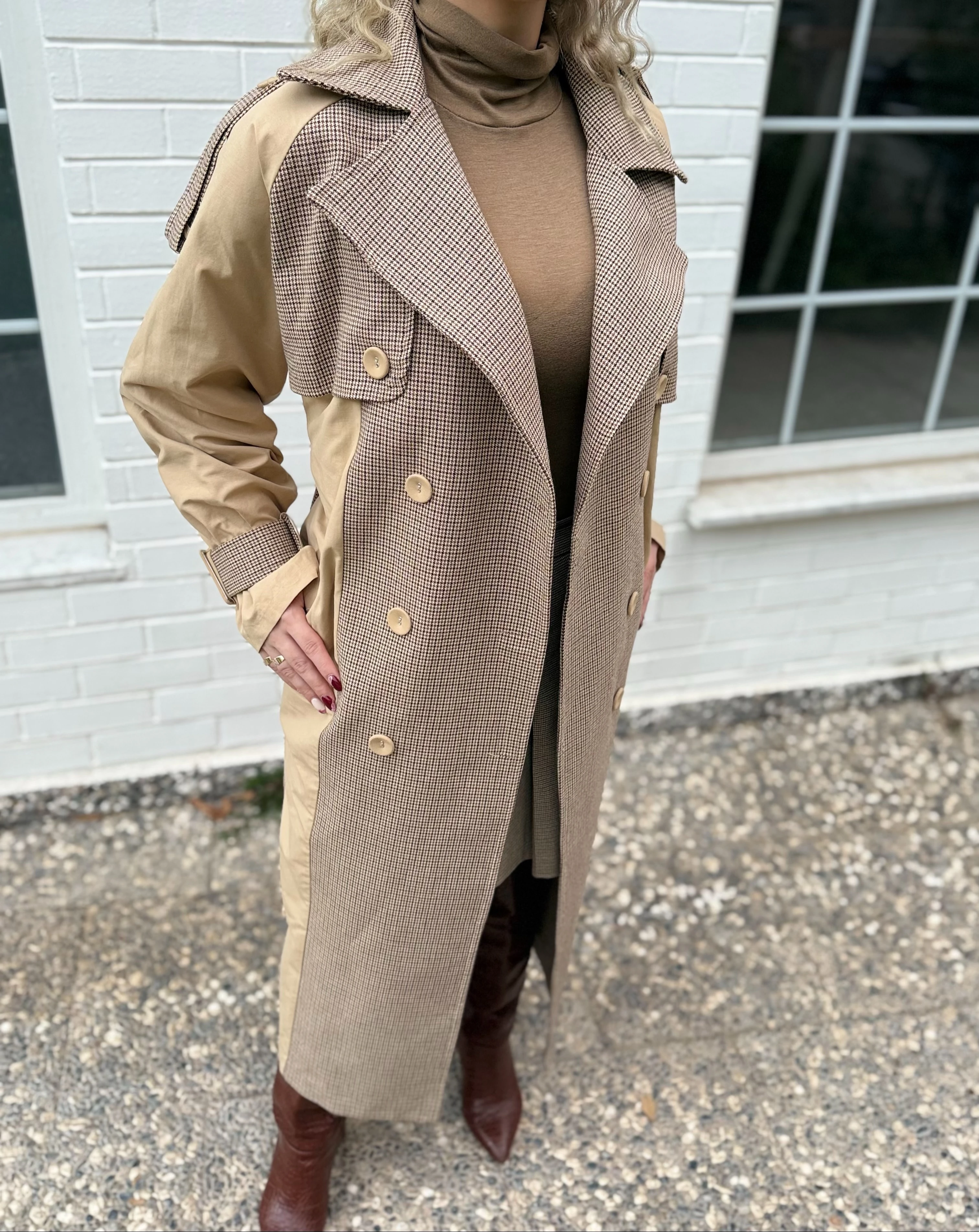 Açık Kahverengi Kareli Desenli Trençkot