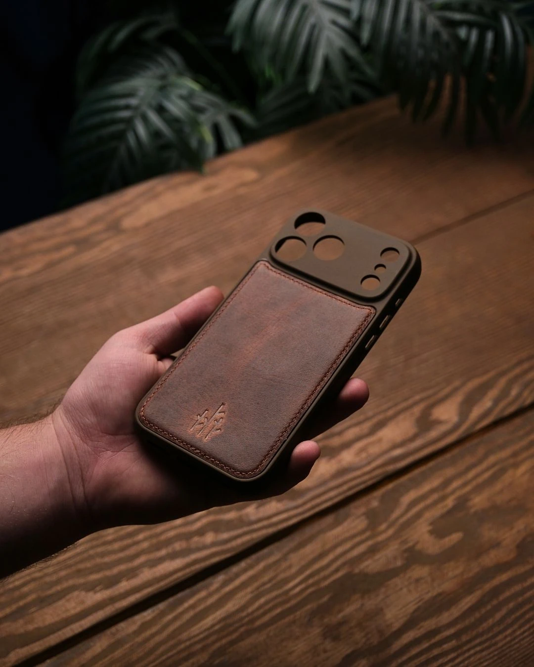 Silikon Kenarlı Deri Magsafe iPhone Kılıfı