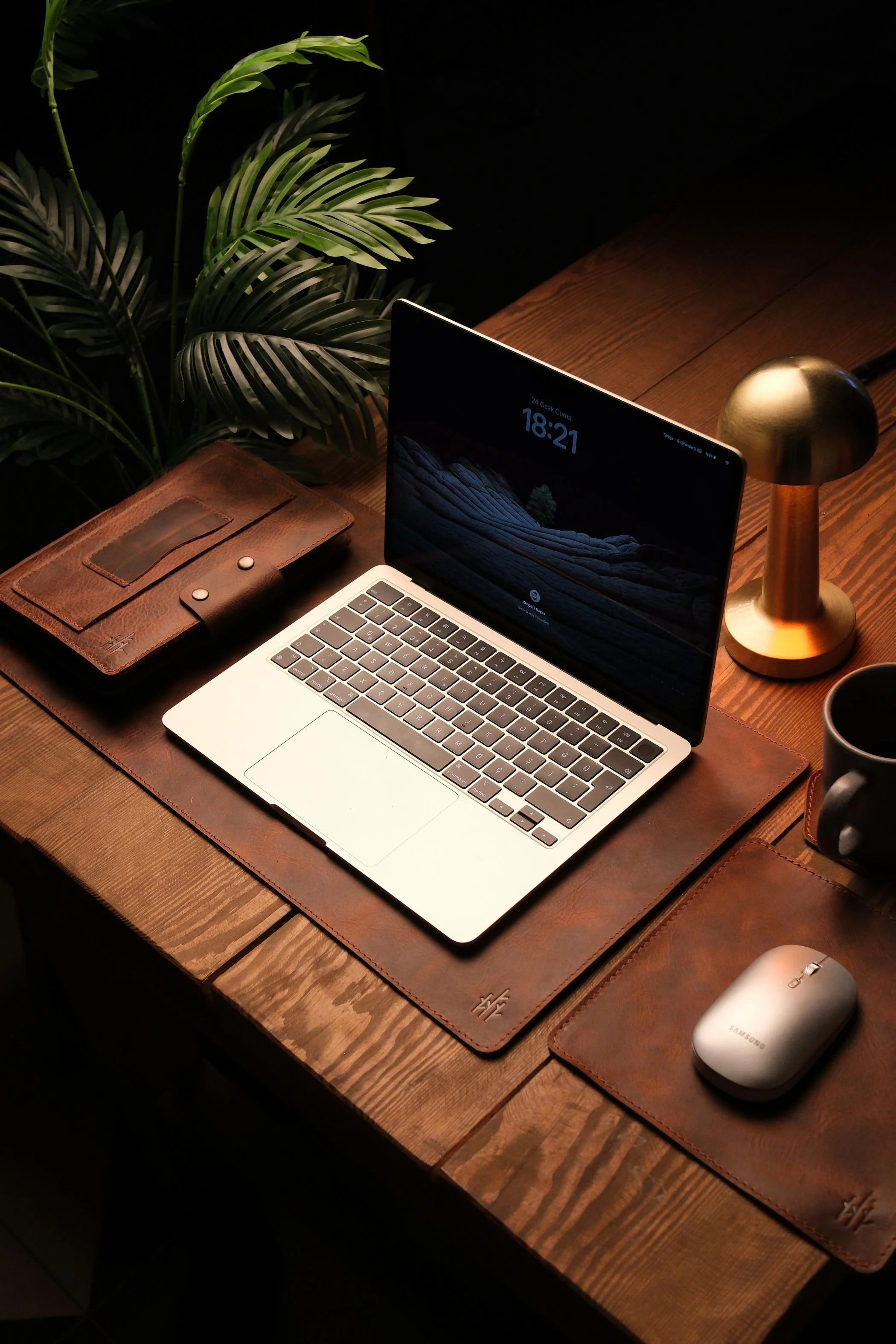 Deri Laptop Masa Matı & Mouse Pad Seti