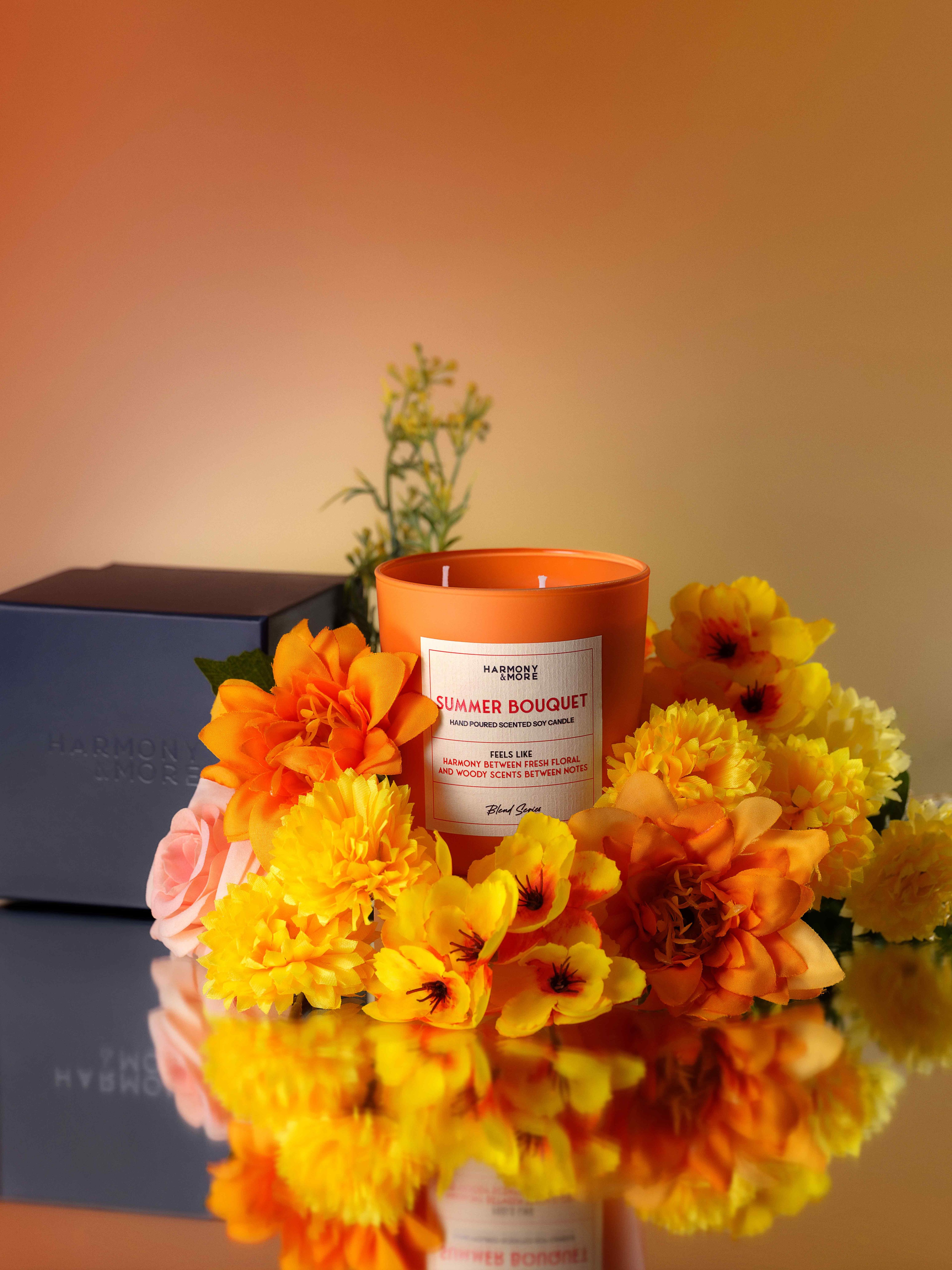 Summer Bouquet - Taze Çiçek ve Amber Kokulu Mum, 300 GR.