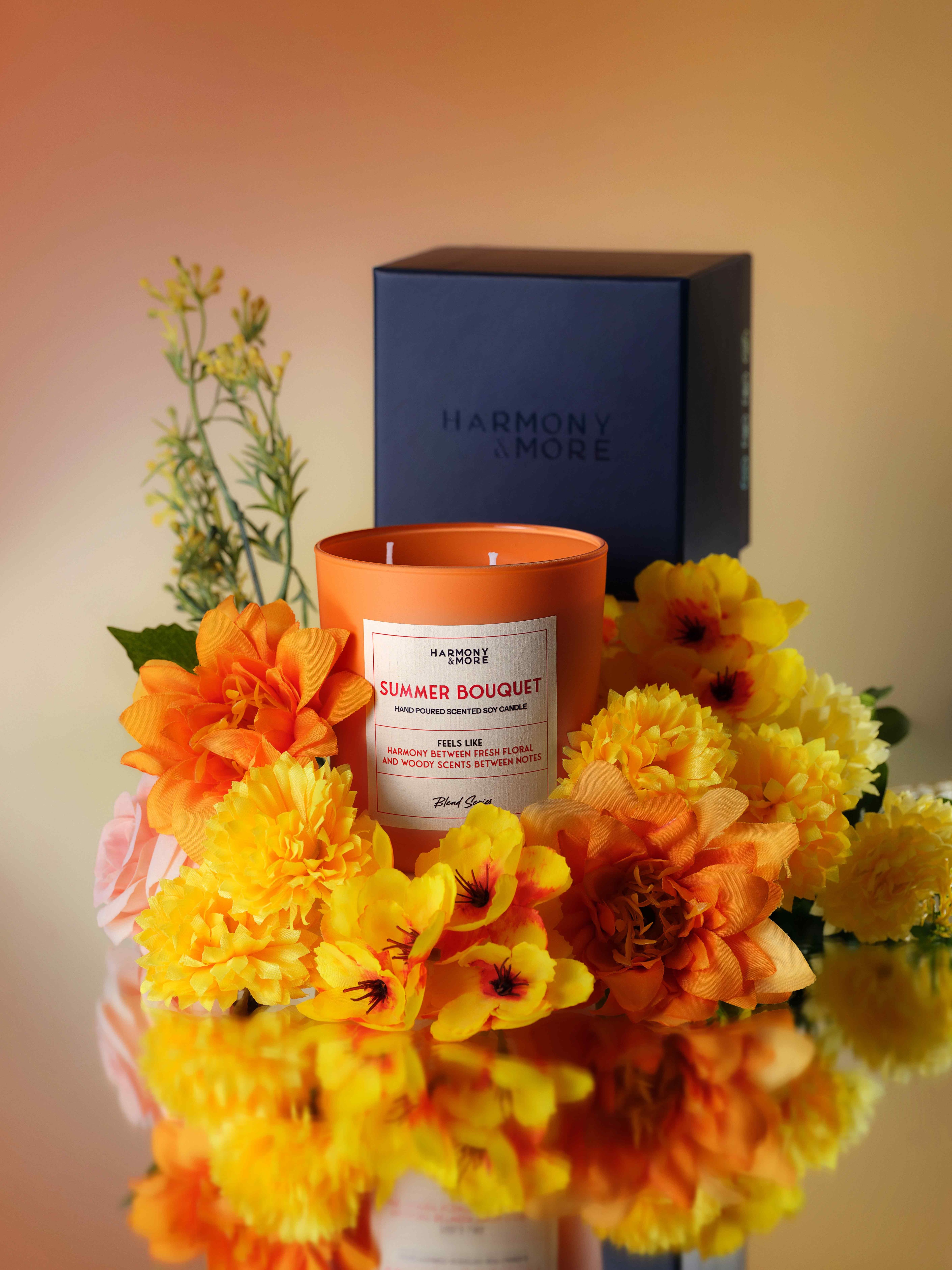 Summer Bouquet - Taze Çiçek ve Amber Kokulu Mum, 300 GR.