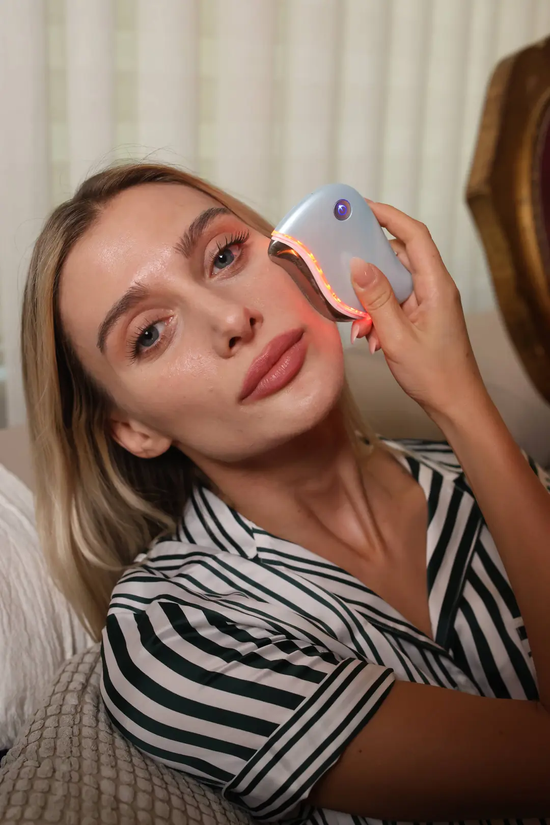 Sculpt Mini elmacık kemiğinde, kırmızı ışık
