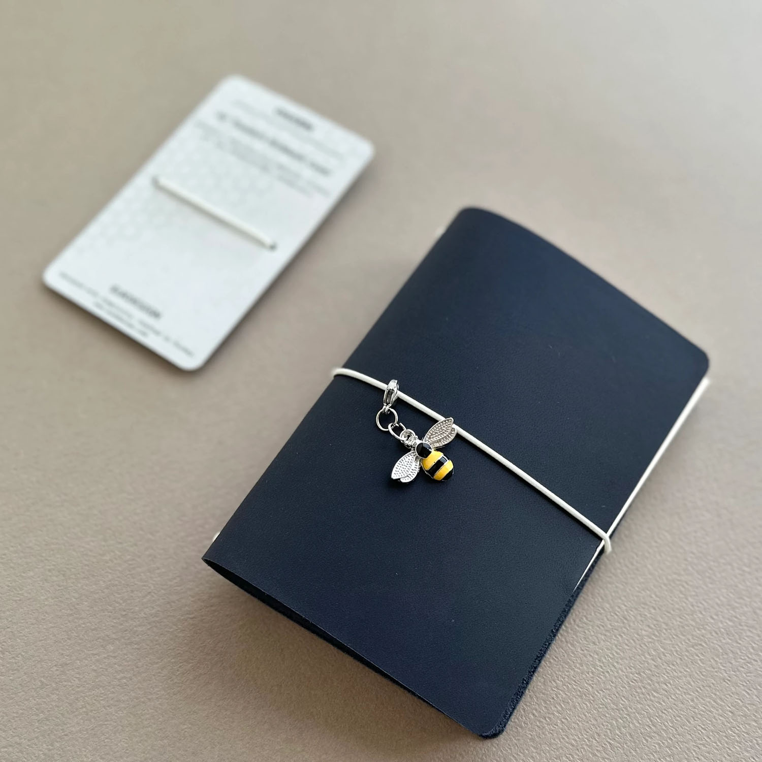 Euk Design Arı Charm