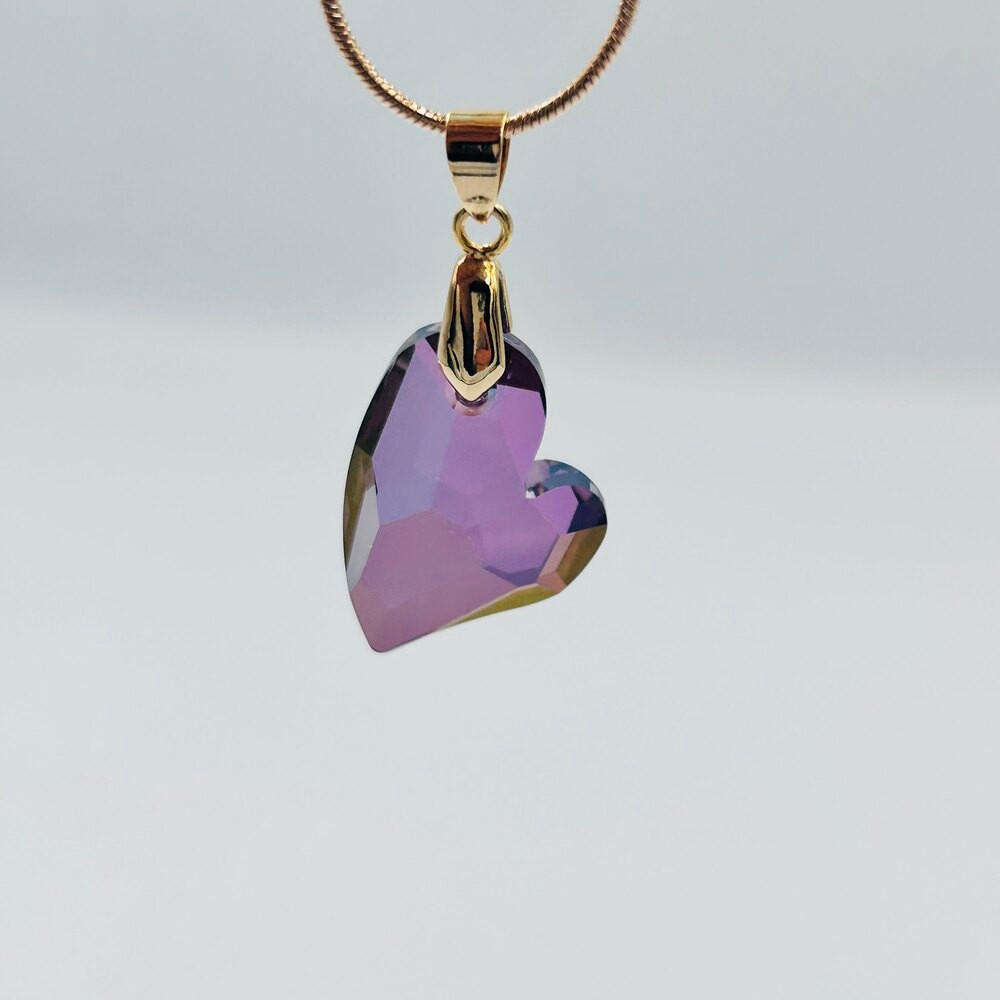 Fuchsia Heart Swarovski Kristal Kalp Uçlu Kolye