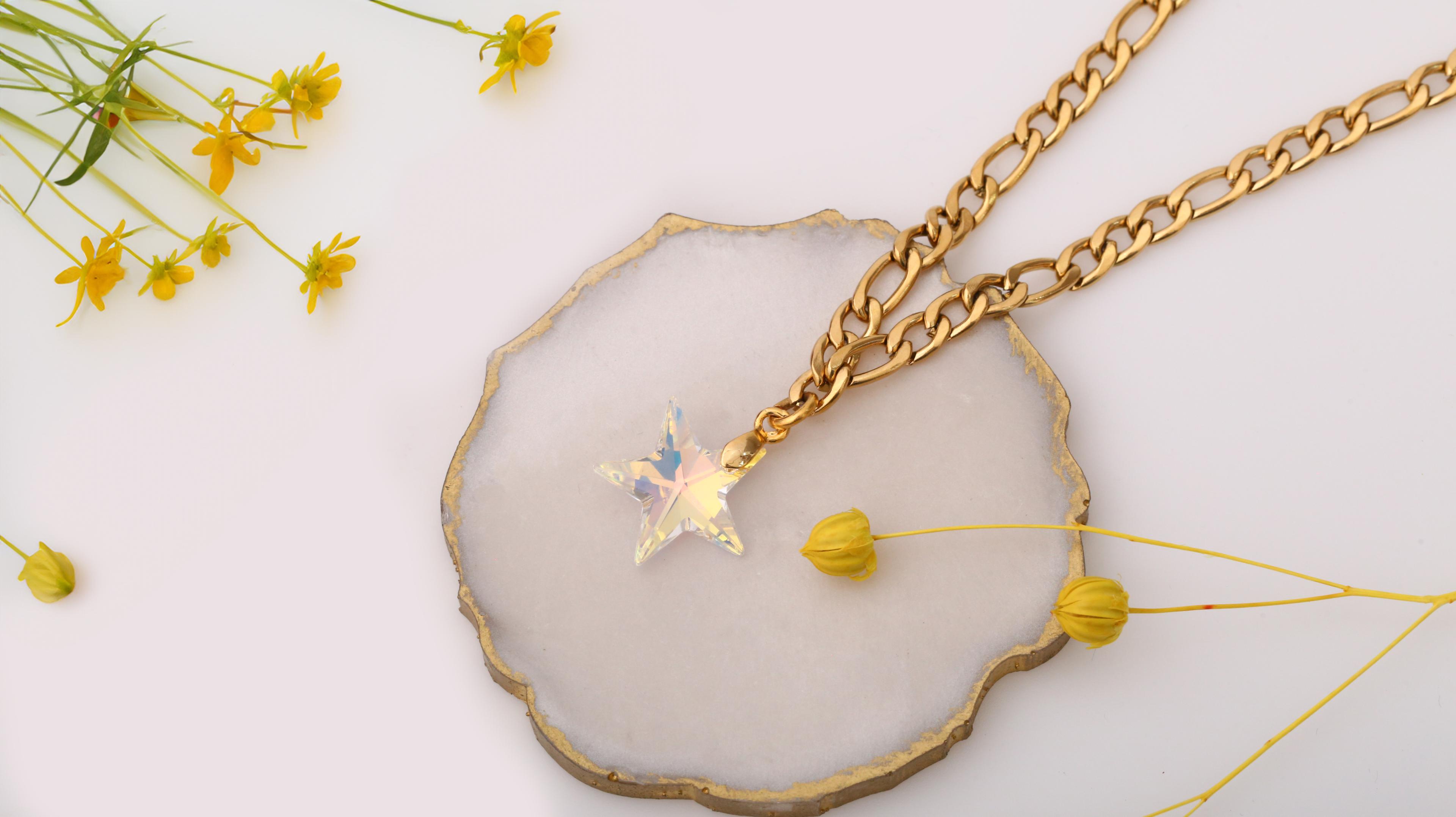 Swarovski Kristal Taş Gold Yıldız Kolye
