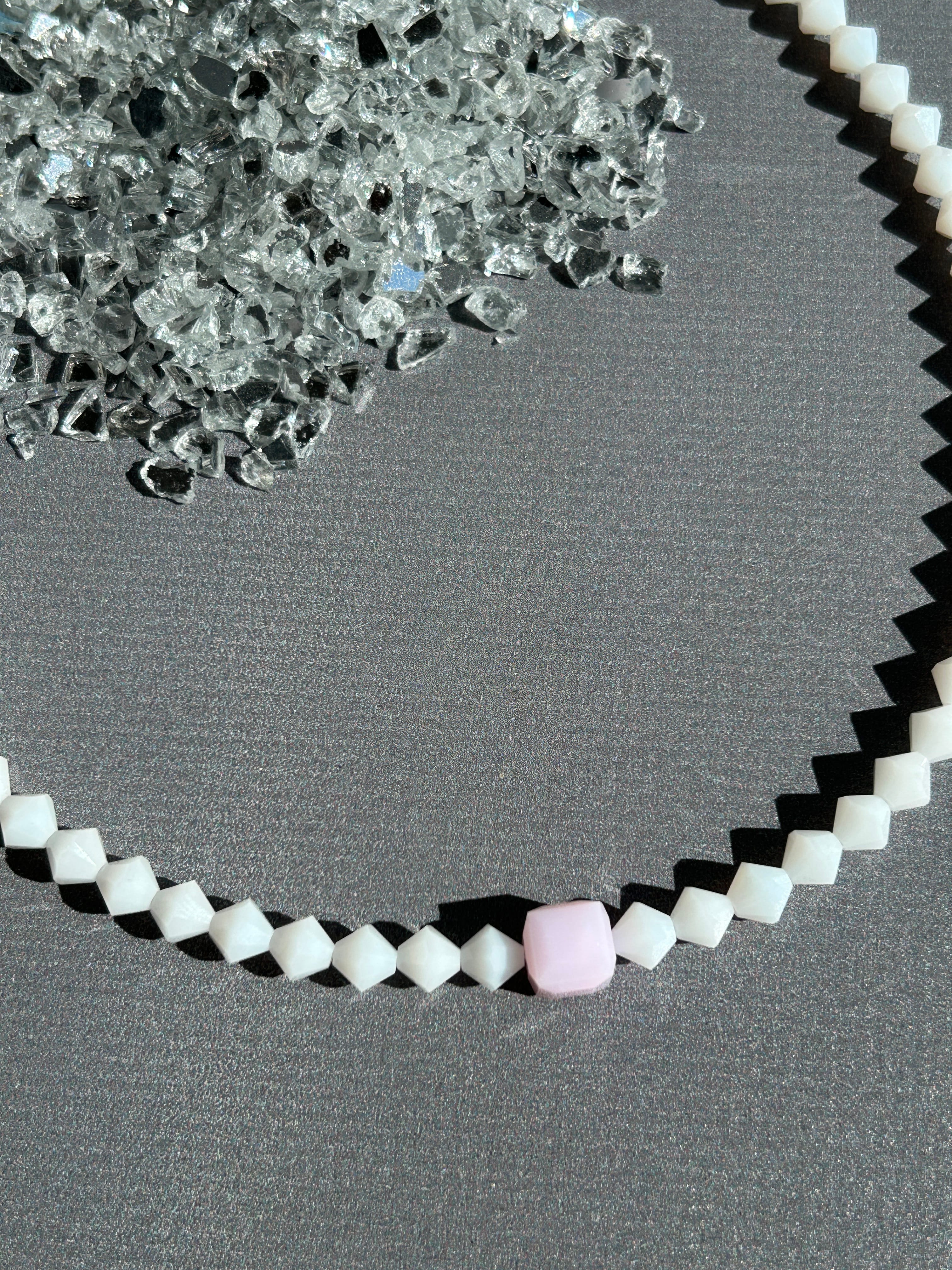 White Lotus No:2 Swarovski Kristal Boncuk Kolye