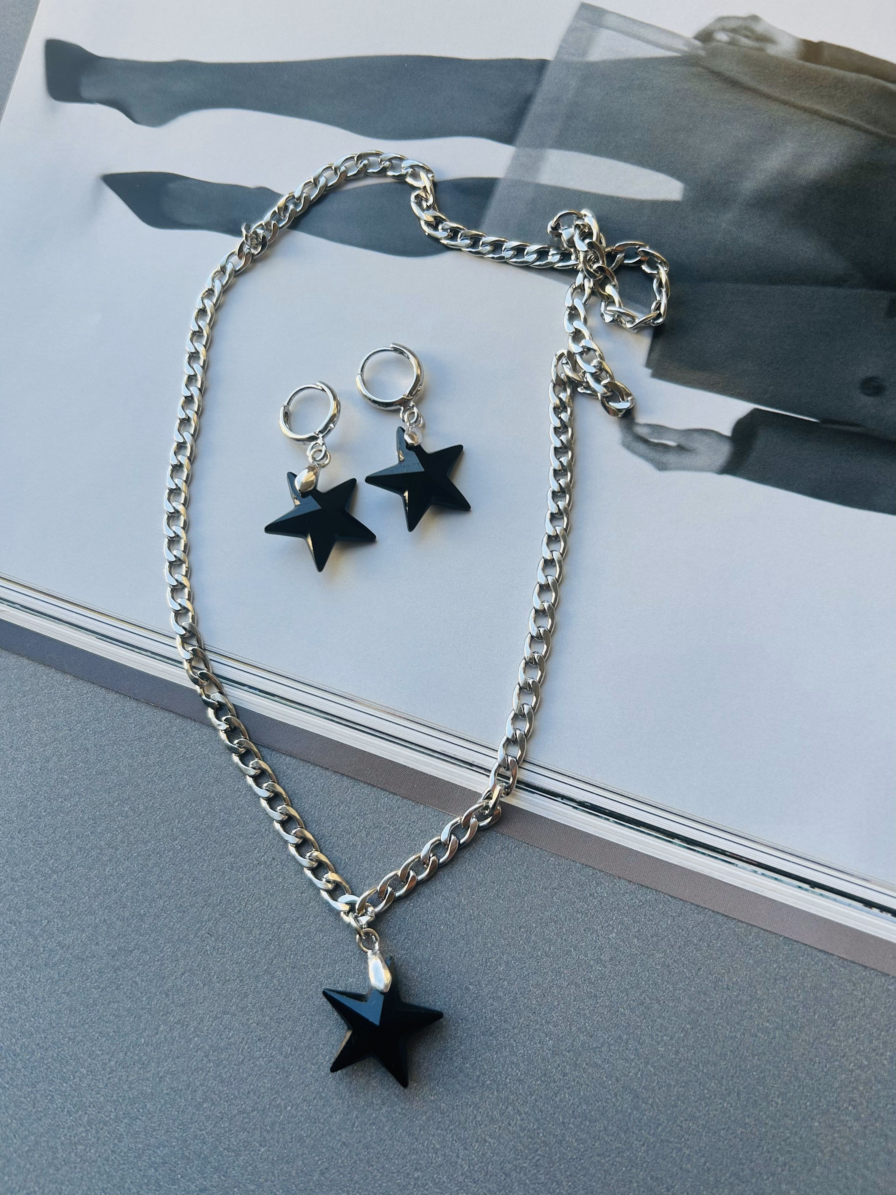 Swarovski Kristal Taş Siyah Yıldız Kolye