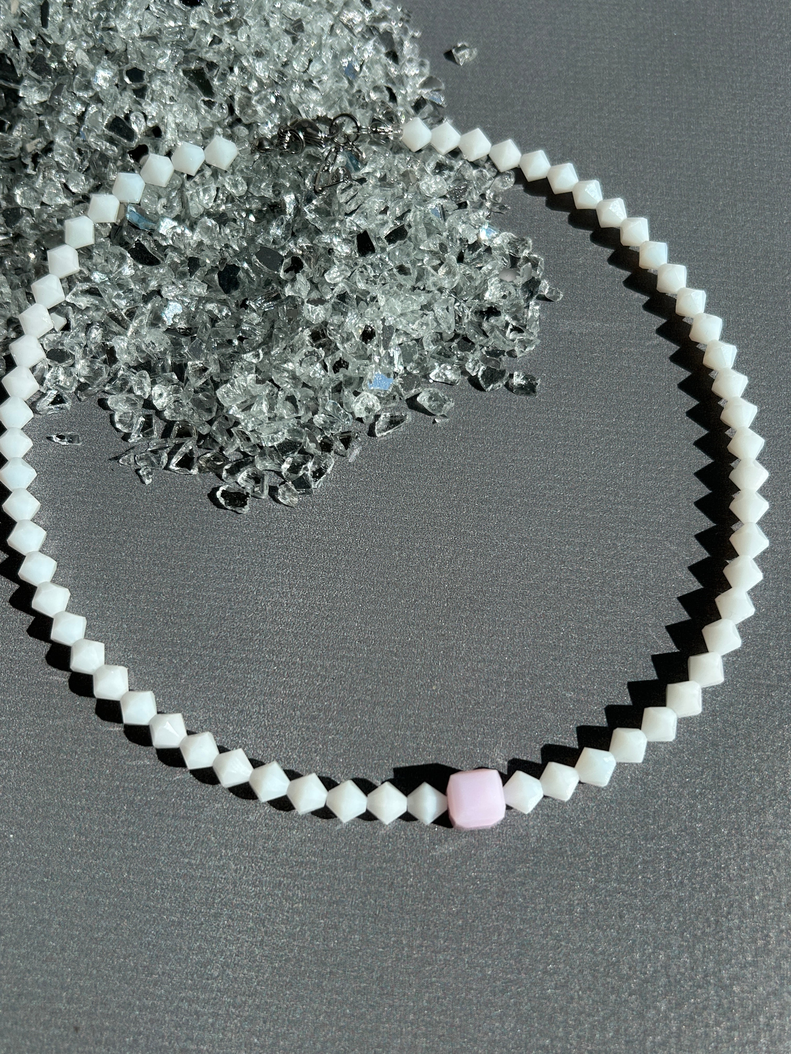 White Lotus No:2 Swarovski Kristal Boncuk Kolye