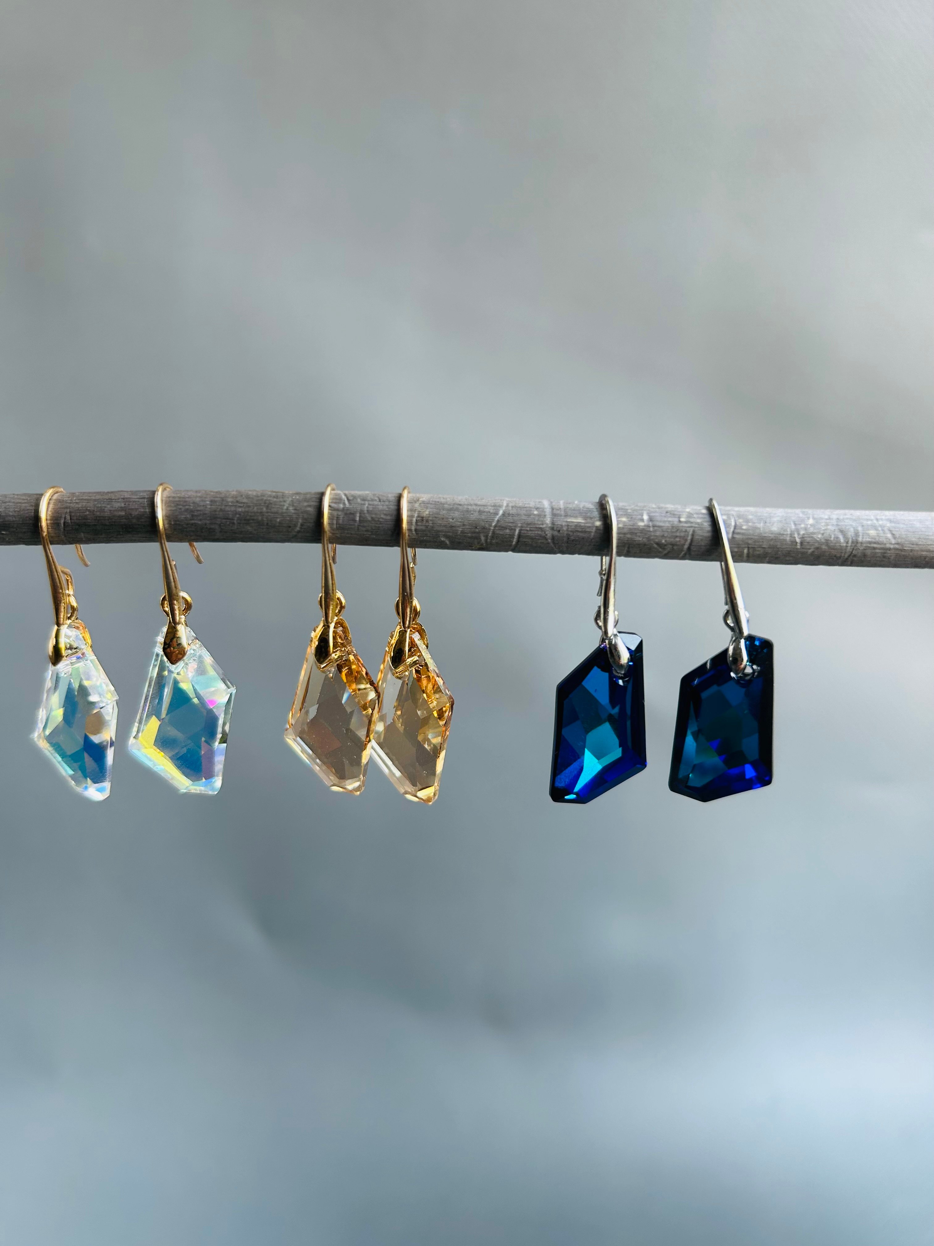 Swarovski Kristal Taş Gold Shape Küpe