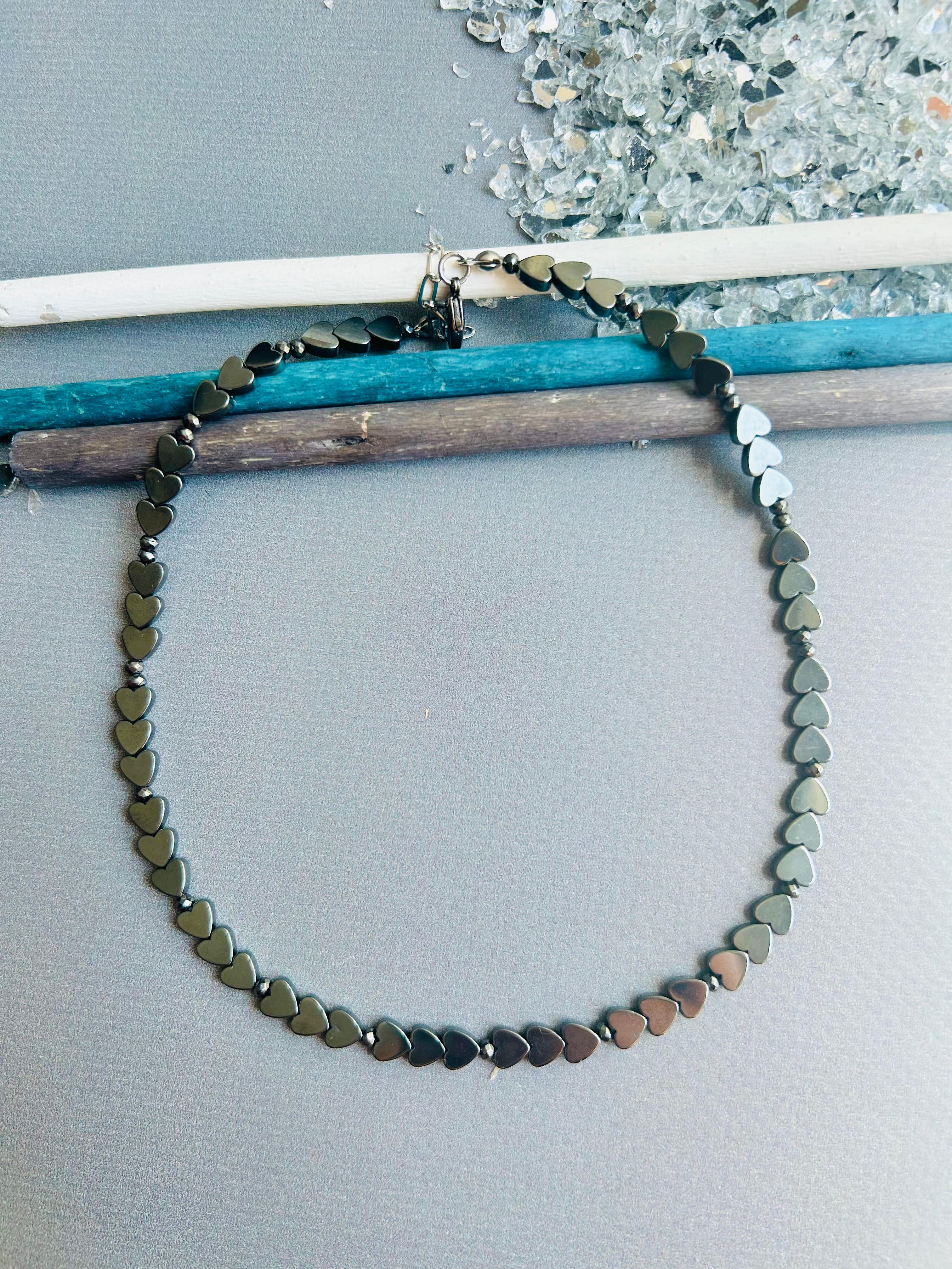 Dark Gray Hematit Kalp Kolye