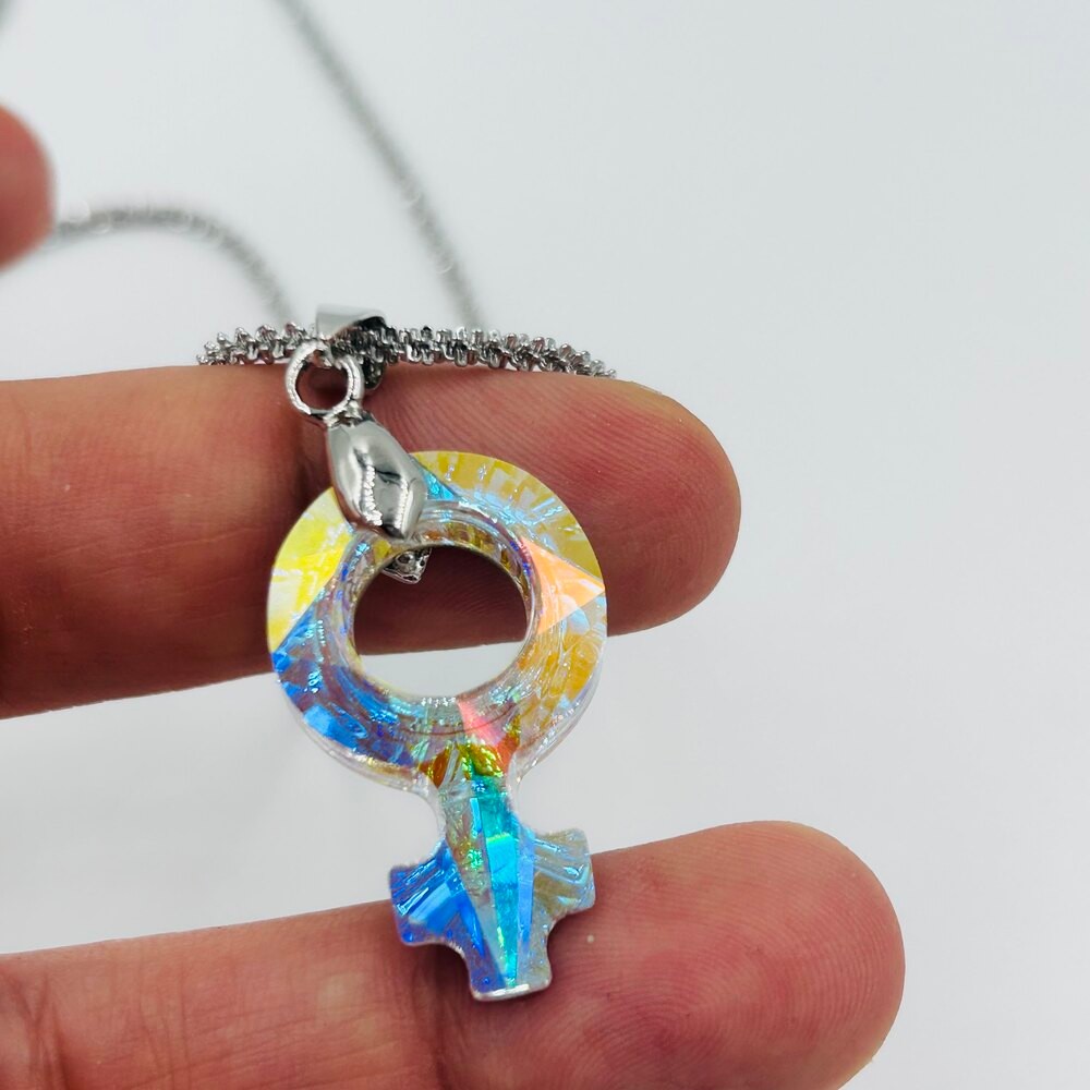 Rainbow Swarovski Kristal Kadın Sembol Kolye