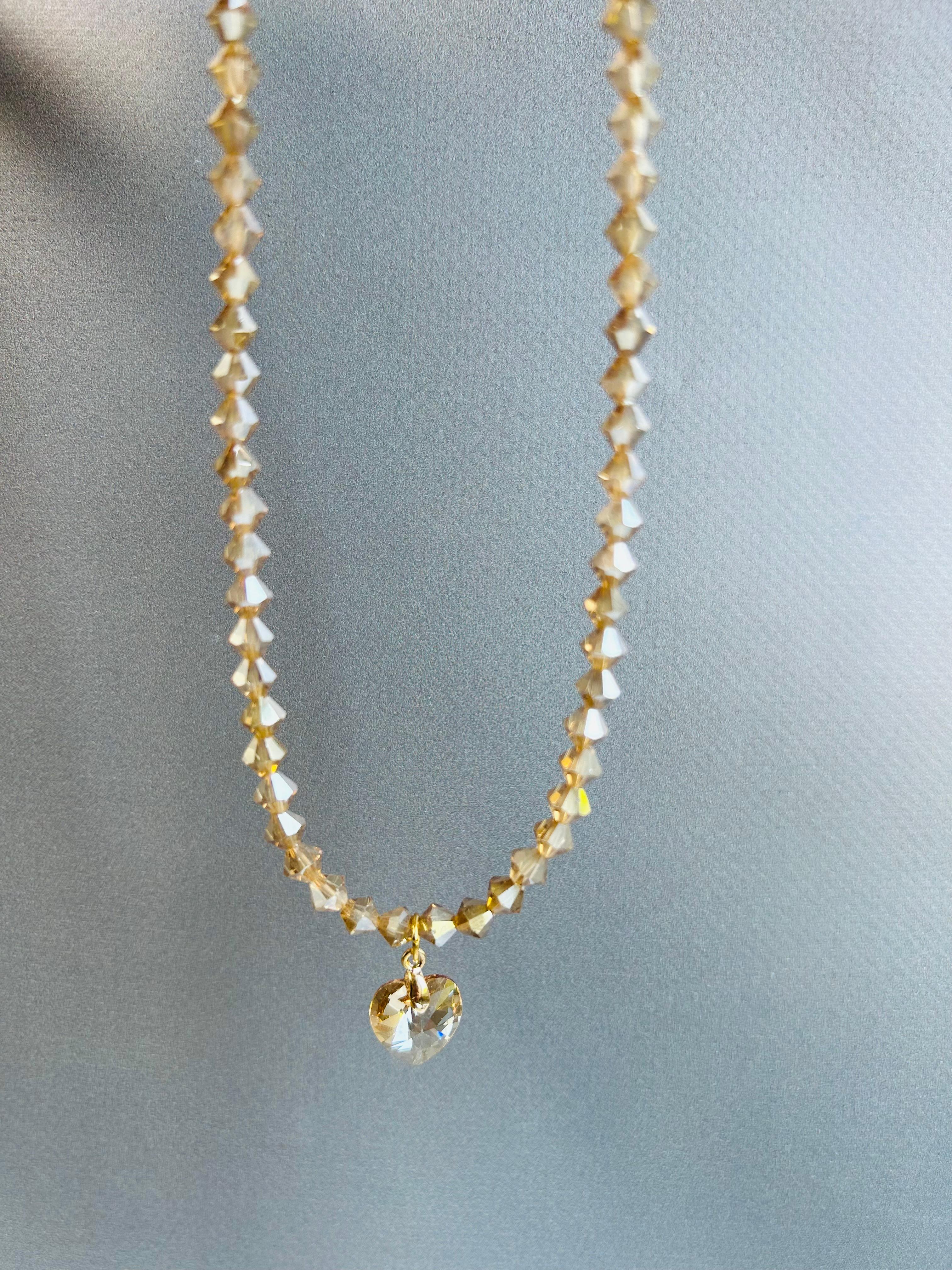 Swarovski Kristal Boncuk Piramit Kalp Kolye
