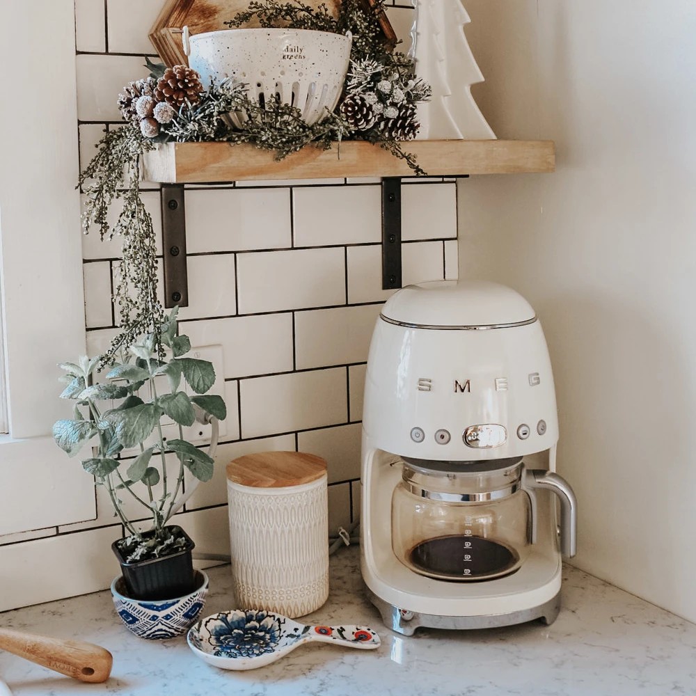 Smeg 50'S Style Retro Siyah Dcf02bleu Filtre Kahve Makinesi - Krem