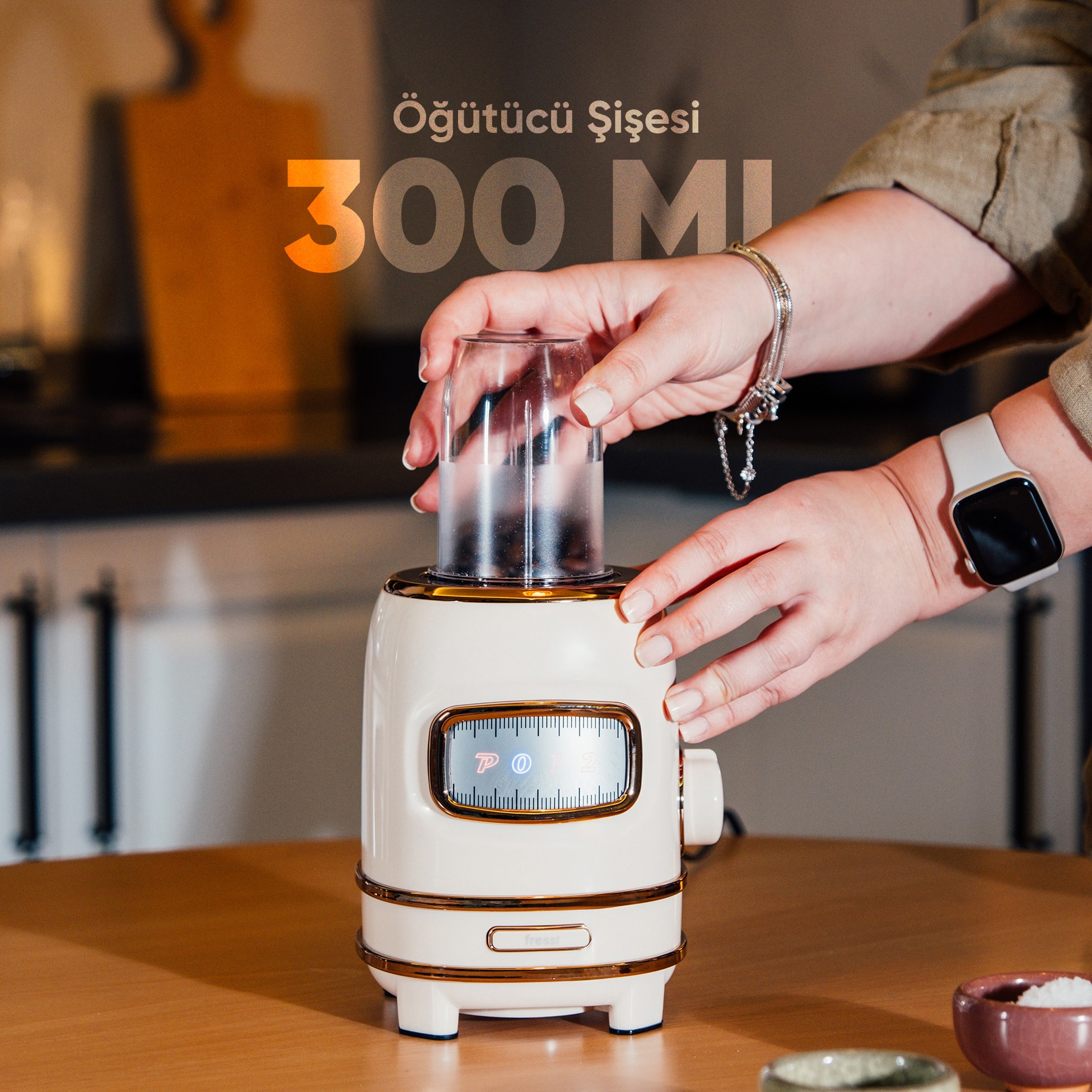 FR-BL01 Retroblend Blender Seti Öğütücülü Smoothie Şişeli Blender 1,0L