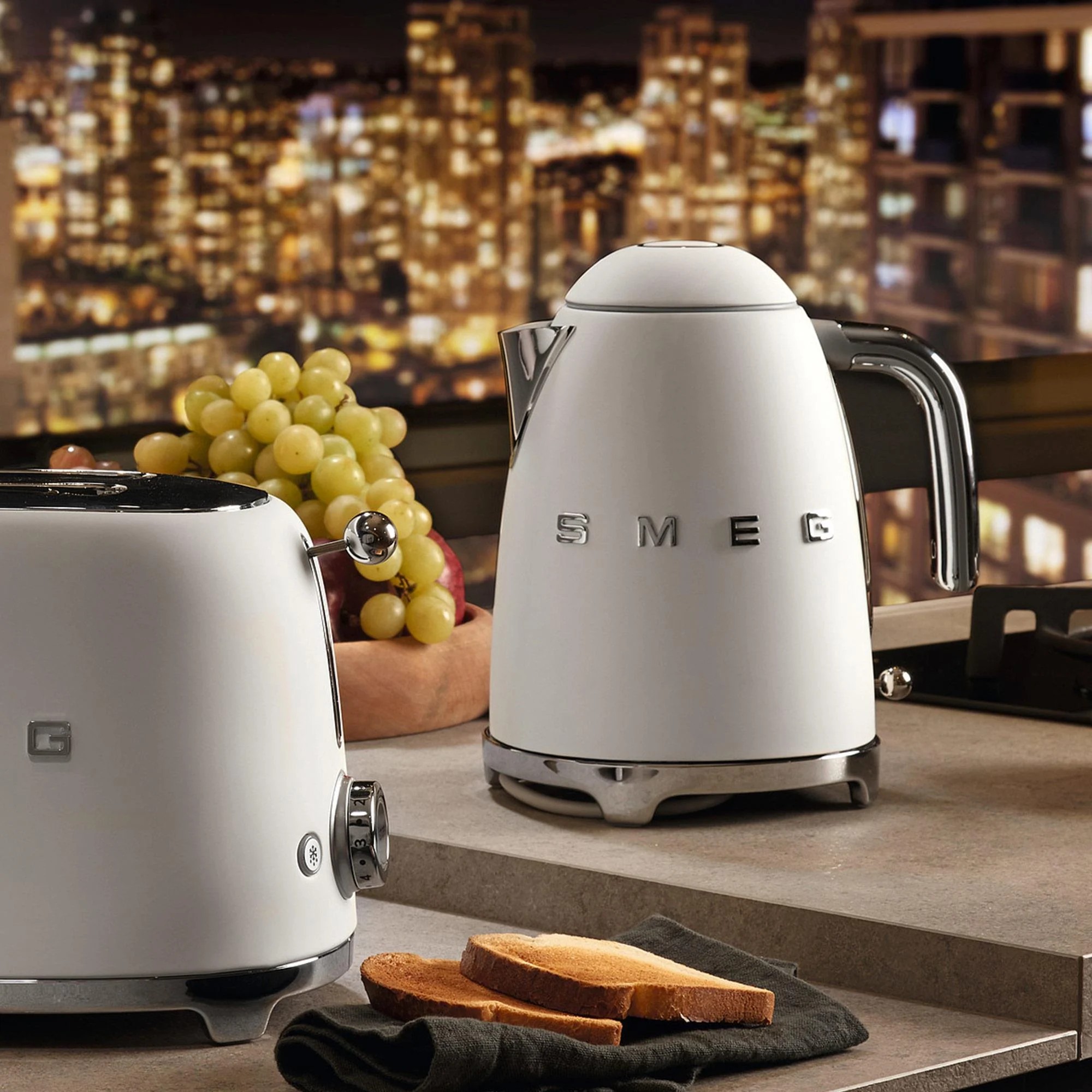 Smeg 50's Style Beyaz Klf03wheu Su Isıtıcı Kettle