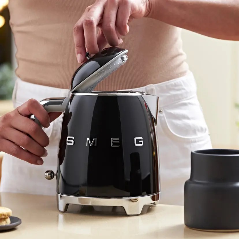 Smeg 50's Style Siyah Retro 0.8 Lt Klf05bleu Mini Kettle