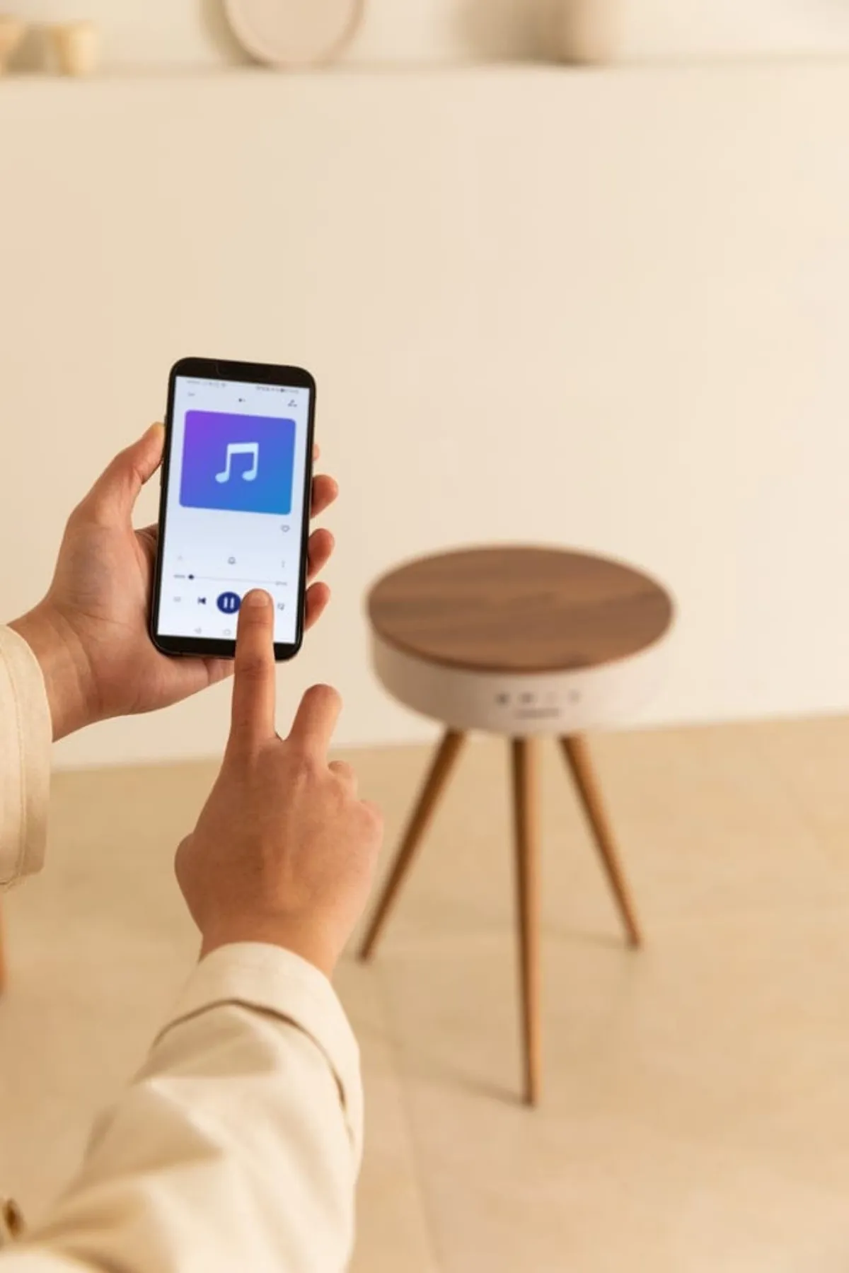 Bluetooth Hoparlör Hızlı Şarj Destekli Ahşap Ayaklı Kablolu Sehpa Speaker Fr-sh2502 Nature