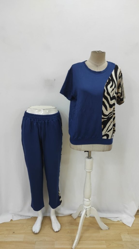 Kadın Kısa Kollu Bisiklet Yaka Zebra Desen Bluz Ve Pantolon Ikili Takım
