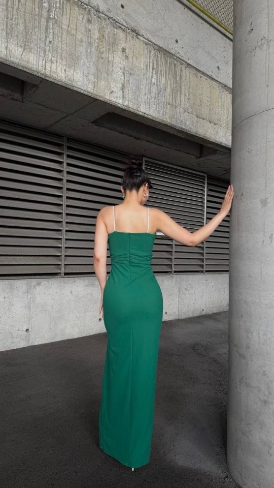 Kadın Ip Askılı Gipe Detay Maxi Boy Yırmaçlı Elbise