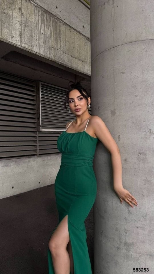 Kadın Ip Askılı Gipe Detay Maxi Boy Yırmaçlı Elbise