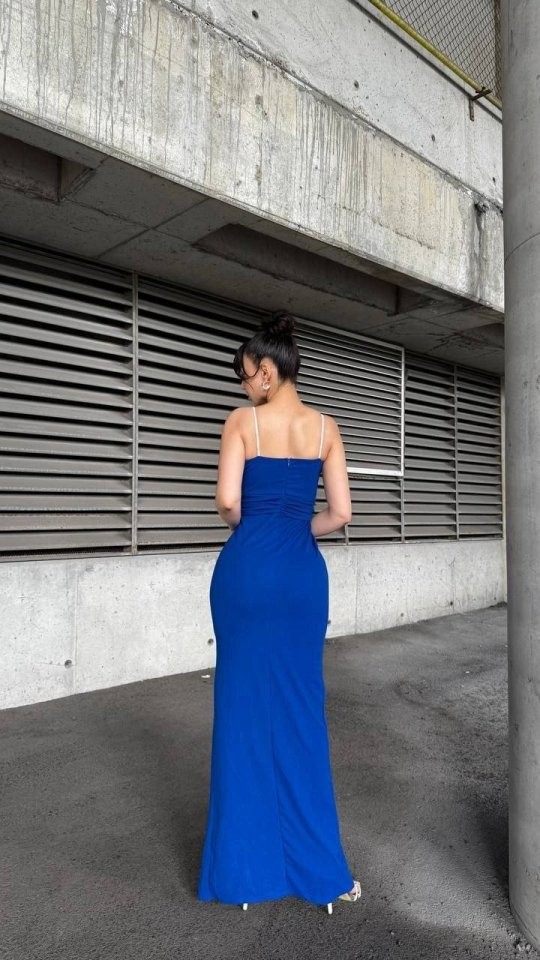 Kadın Ip Askılı Gipe Detay Maxi Boy Yırmaçlı Elbise